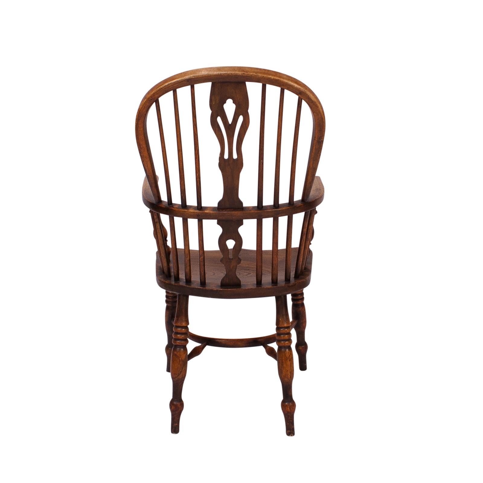 Assembled Pair of Windsor Armchairs, England, circa 1840 im Zustand „Gut“ in San Francisco, CA
