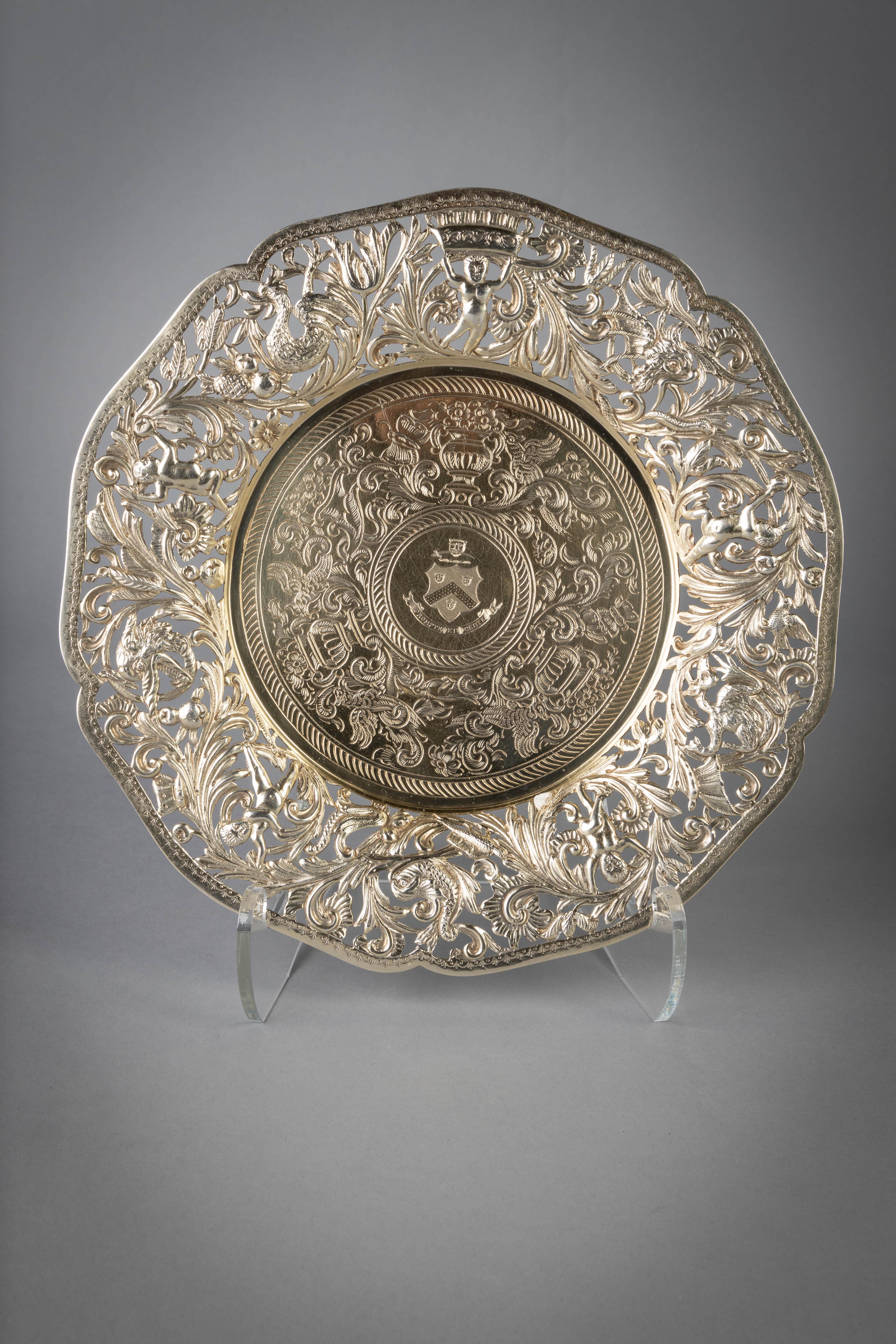 Assembled Set of 19 Open-Work Silver Gilt Plates, circa 1880 1