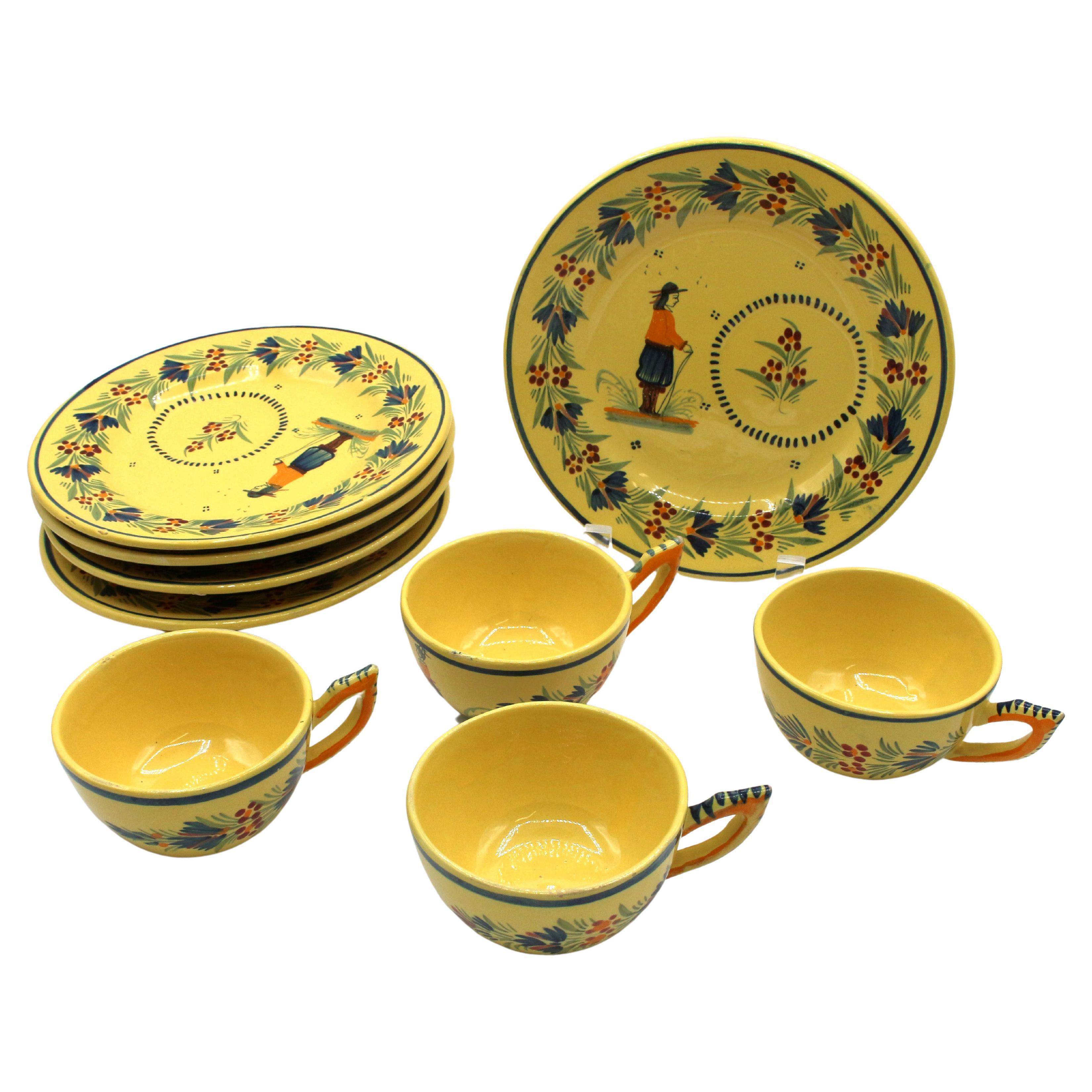 Assembled Set of 4 Cups & 5 Sandwich Plates, Quimper, c.1950 For Sale