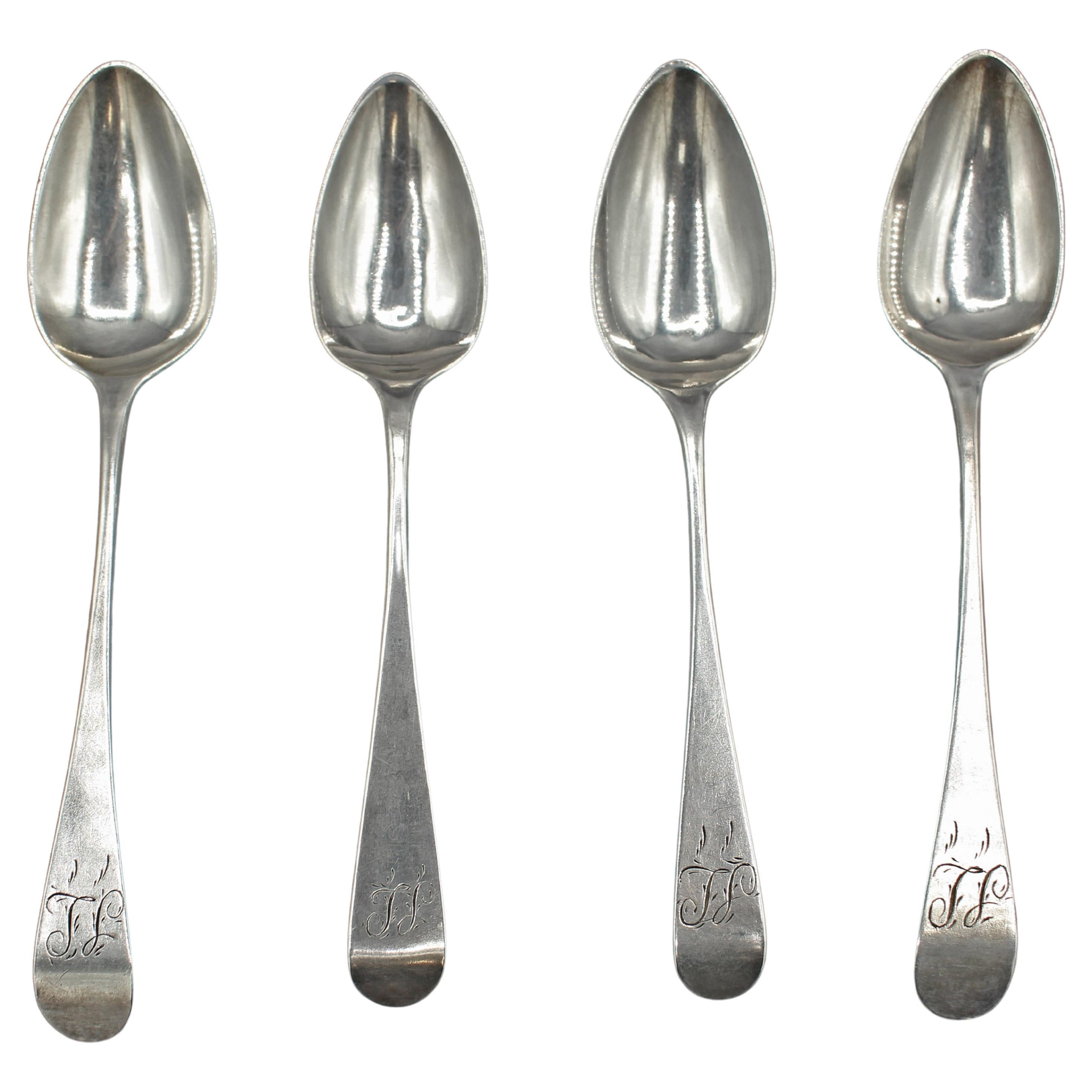 Ensemble assemblée de 4 cuillères à café en argent sterling de la famille Bateman en vente