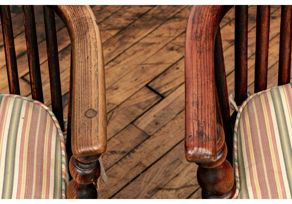 Set aus sechs Windsor-Stühlen aus Eichenholz  (20. Jahrhundert) im Angebot