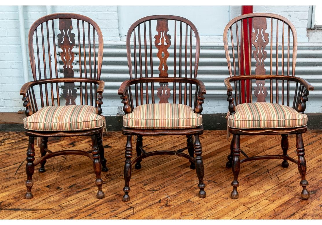 Assembled Set Of Six Oak Windsor Chairs  For Sale 2