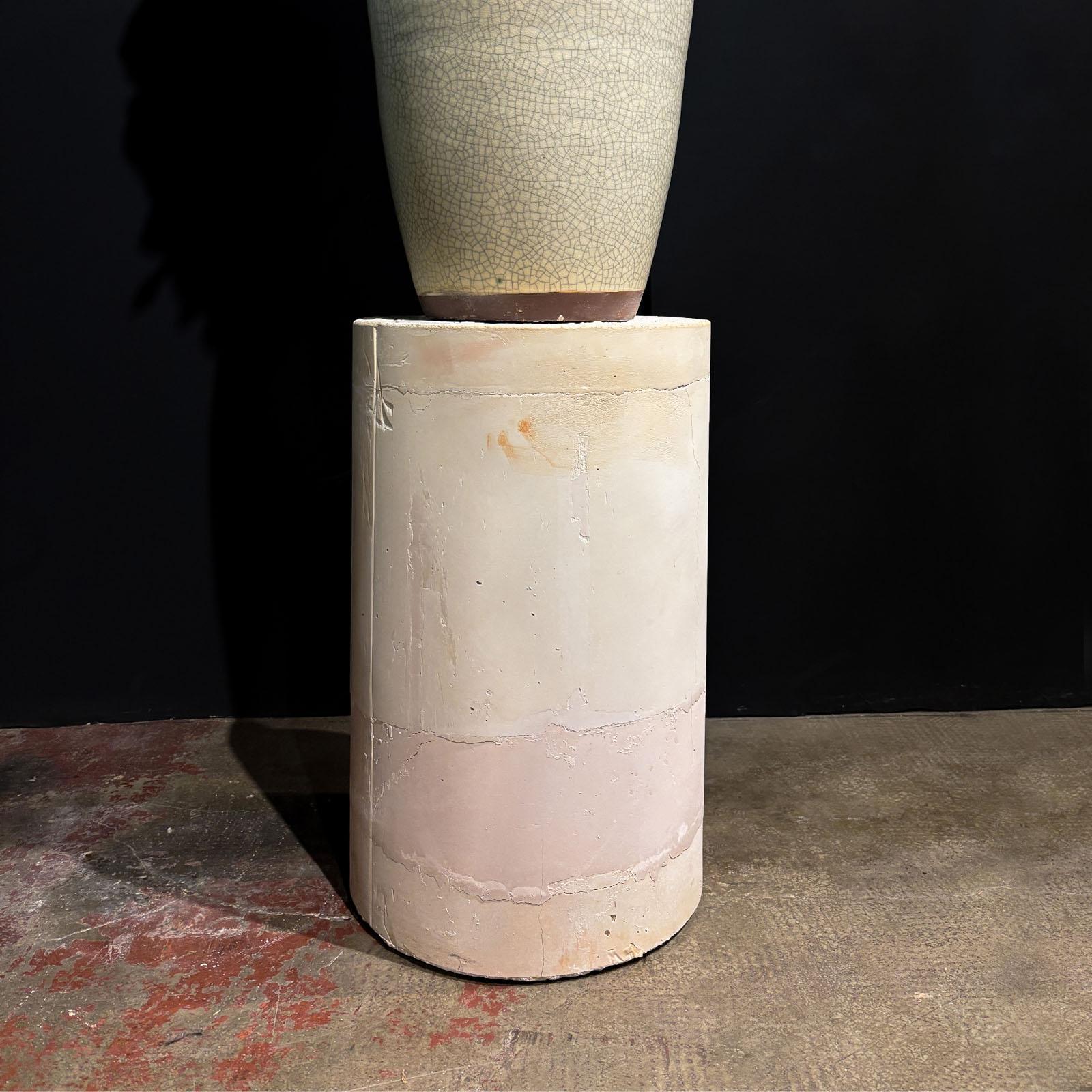 Assemblaggio di un vaso cinese d'epoca e di una scultura in terracotta di Manu Crotti in vendita 1
