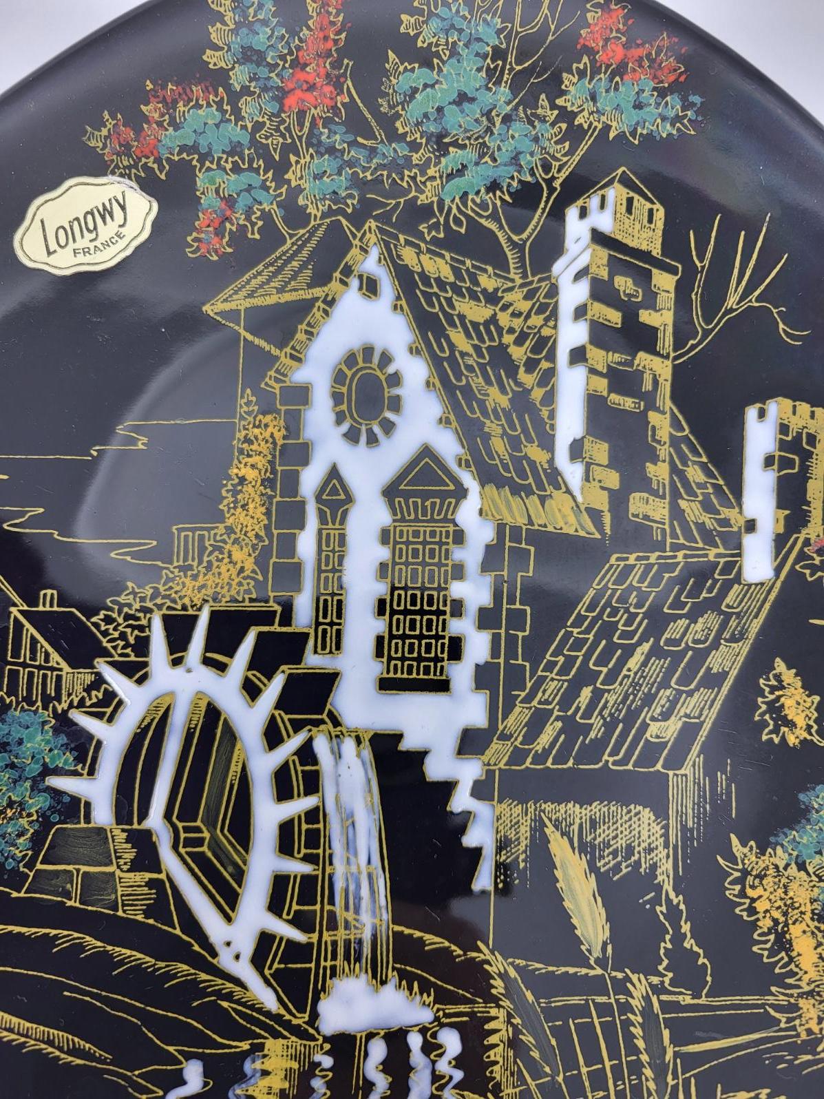 Assiette décorative de la Manufacture Emaux de Longwy, soigneusement décorée avec soin et talent, intitulée 