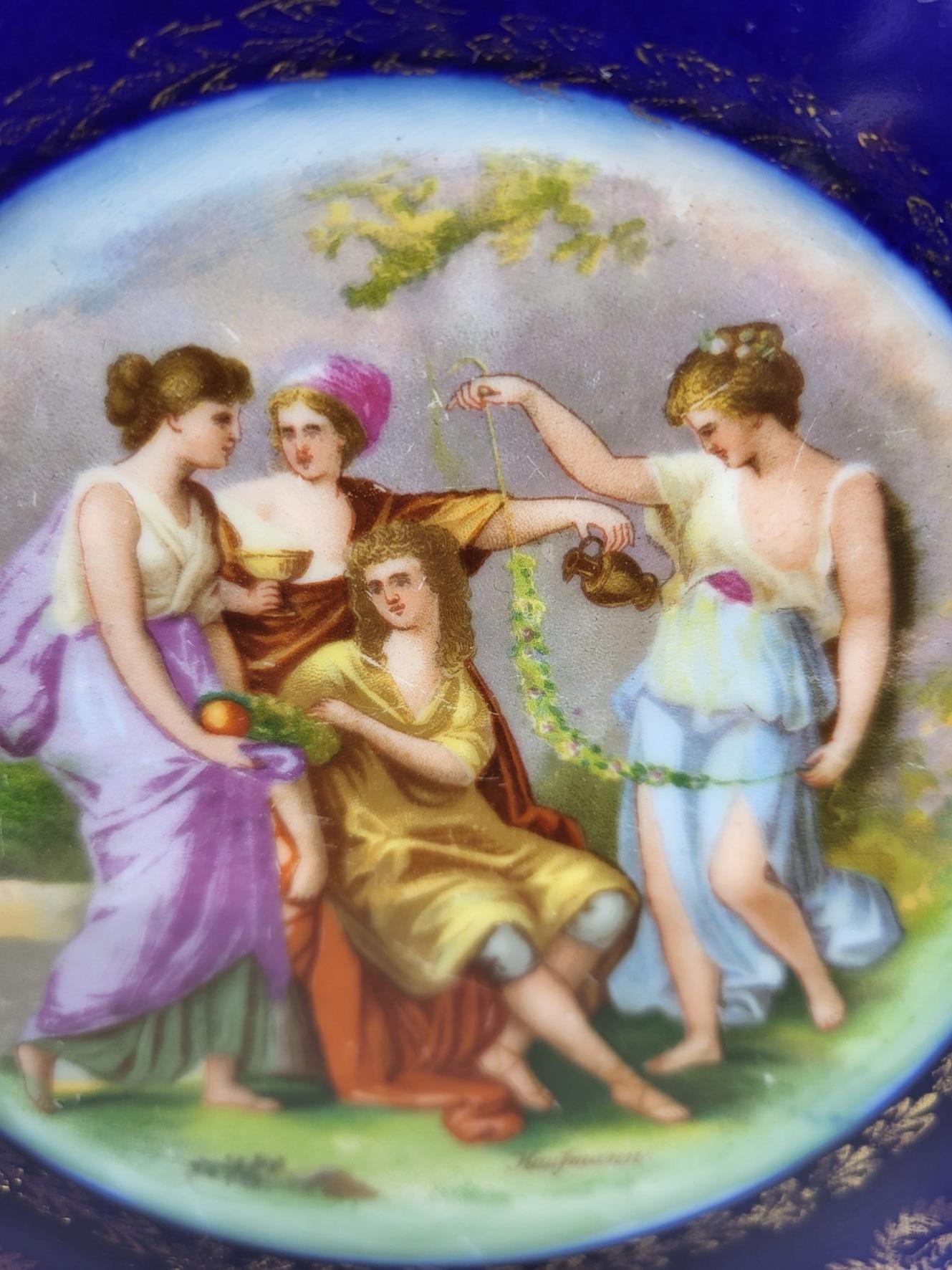 Deko-Assiette Victoria Austria aus blauem Porzellan, verziert, um 1890 (Österreichisch) im Angebot