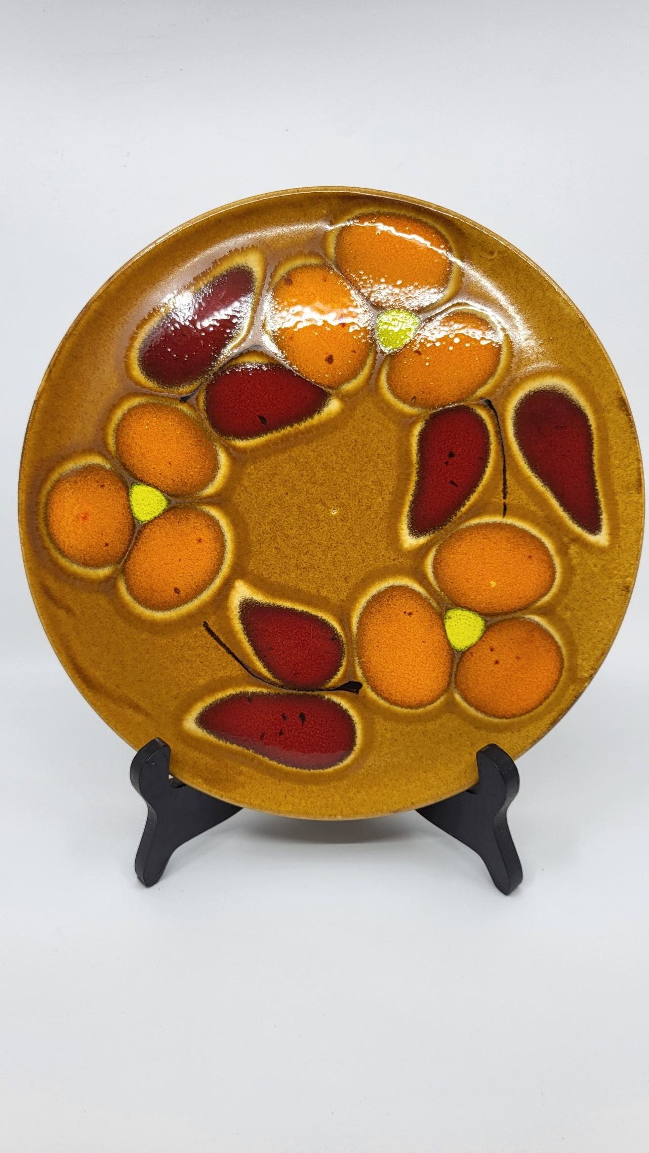 Émaillé Assiettes St Clément en barbotine Francaise  rouge orange  Vintage 1950 (lot 5) en vente