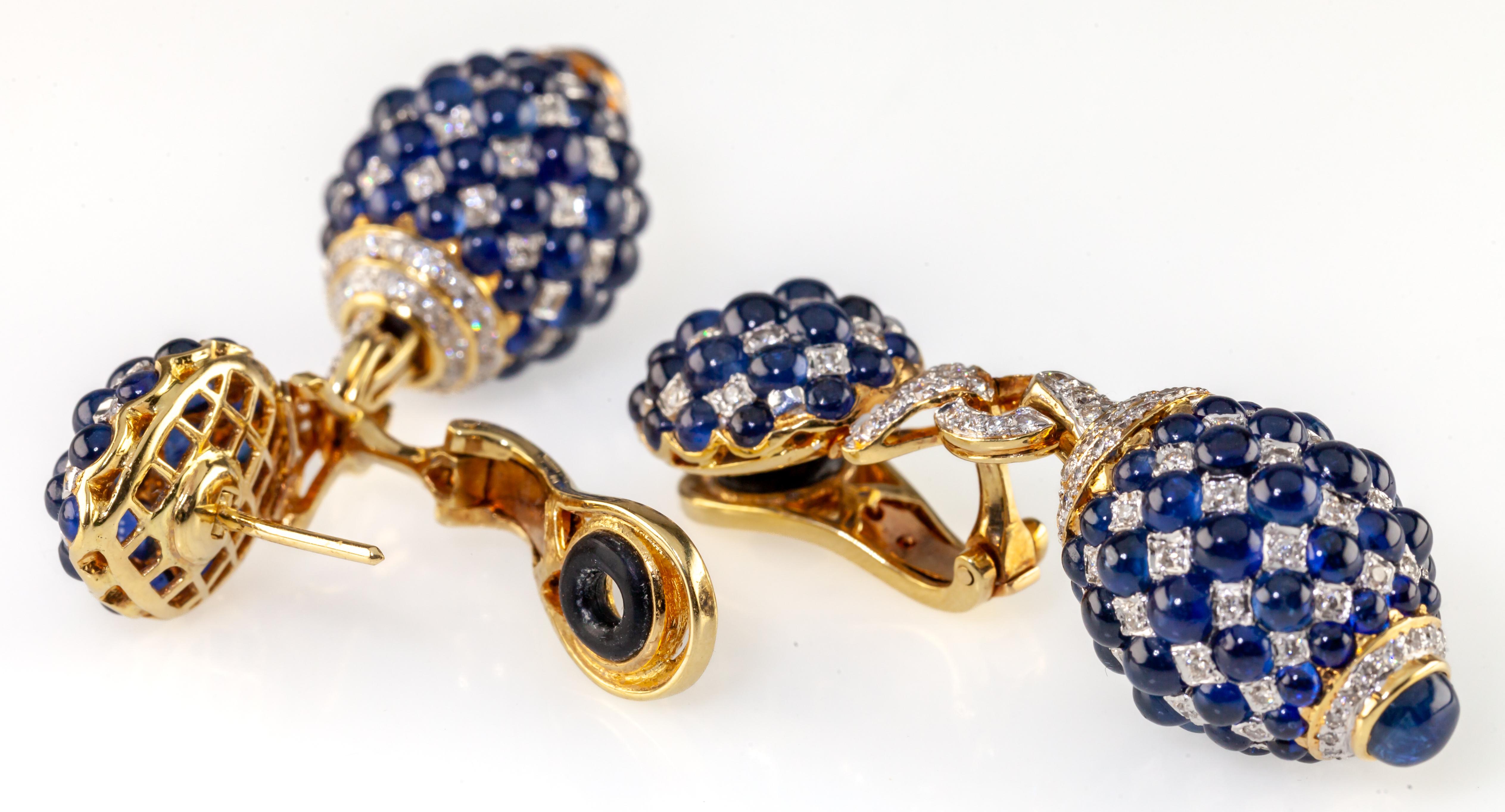 Moderne Assil, boucles d'oreilles pendantes en or jaune 18 carats avec saphir cabochon et diamants en vente