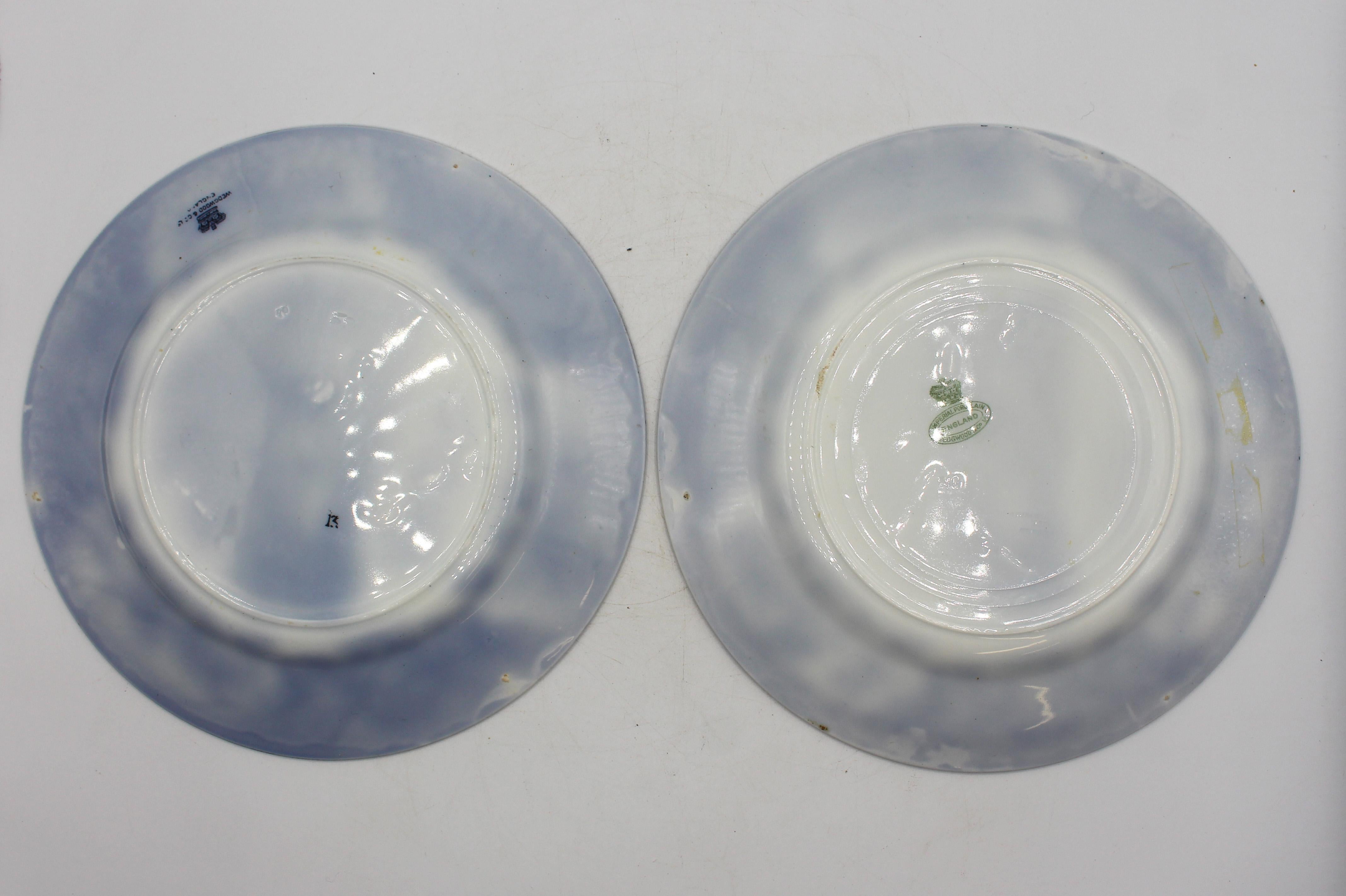 Romantic Associated Pair of 1906-08 English Wedgwood Cows Flow Blue Pattern Plates For Sale