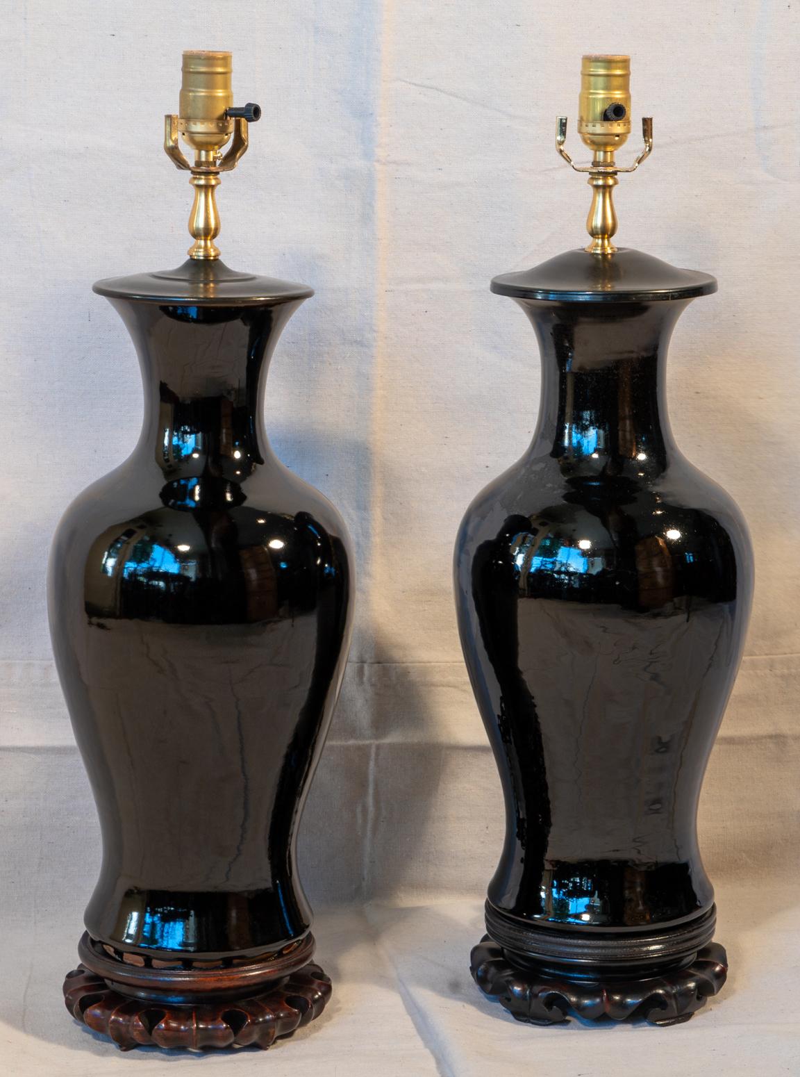 Hand-Crafted Associated Pair of 19th Century Chinese Porcelain Mirror Black Lamps For Sale