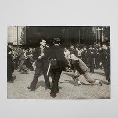Parigi, dimostrazione su Blvd St Germain, 1947 Fotografia alla gelatina d'argento B e W