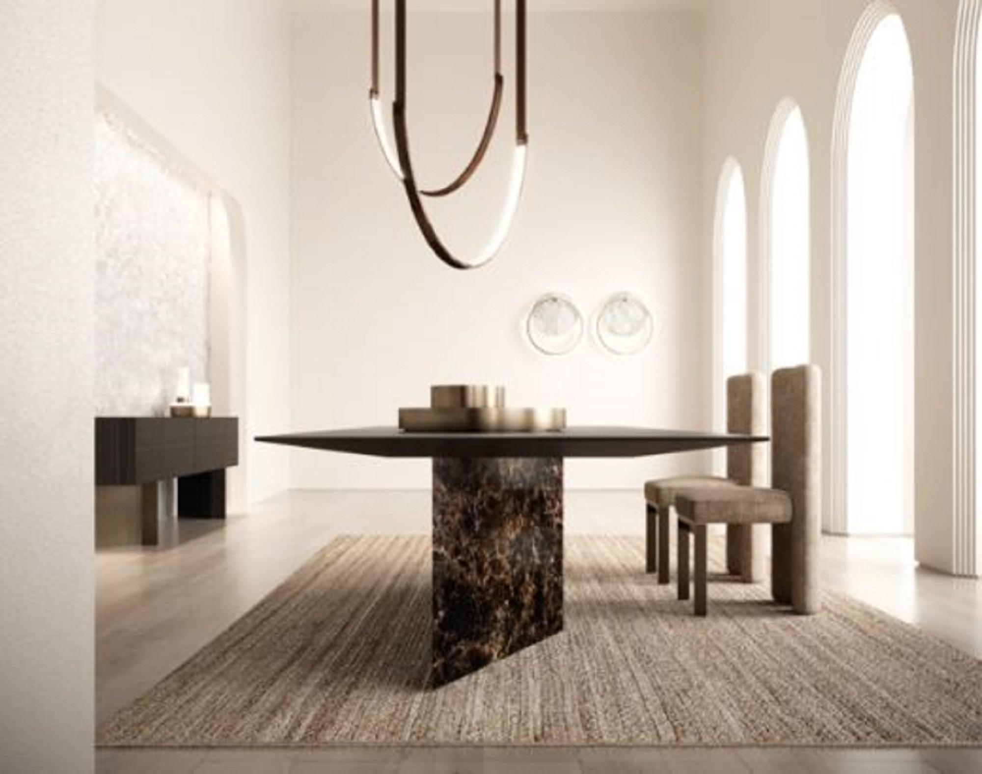 Table ASSOLO par Elena Pancaldi pour Emmemobili
La table Assolo se définit par ses lignes pures et nettes et son design essentiel, ce qui en fait un meuble au caractère fort et à l'harmonie raffinée.

Design/One :
Matériaux et finitions :

Plateau