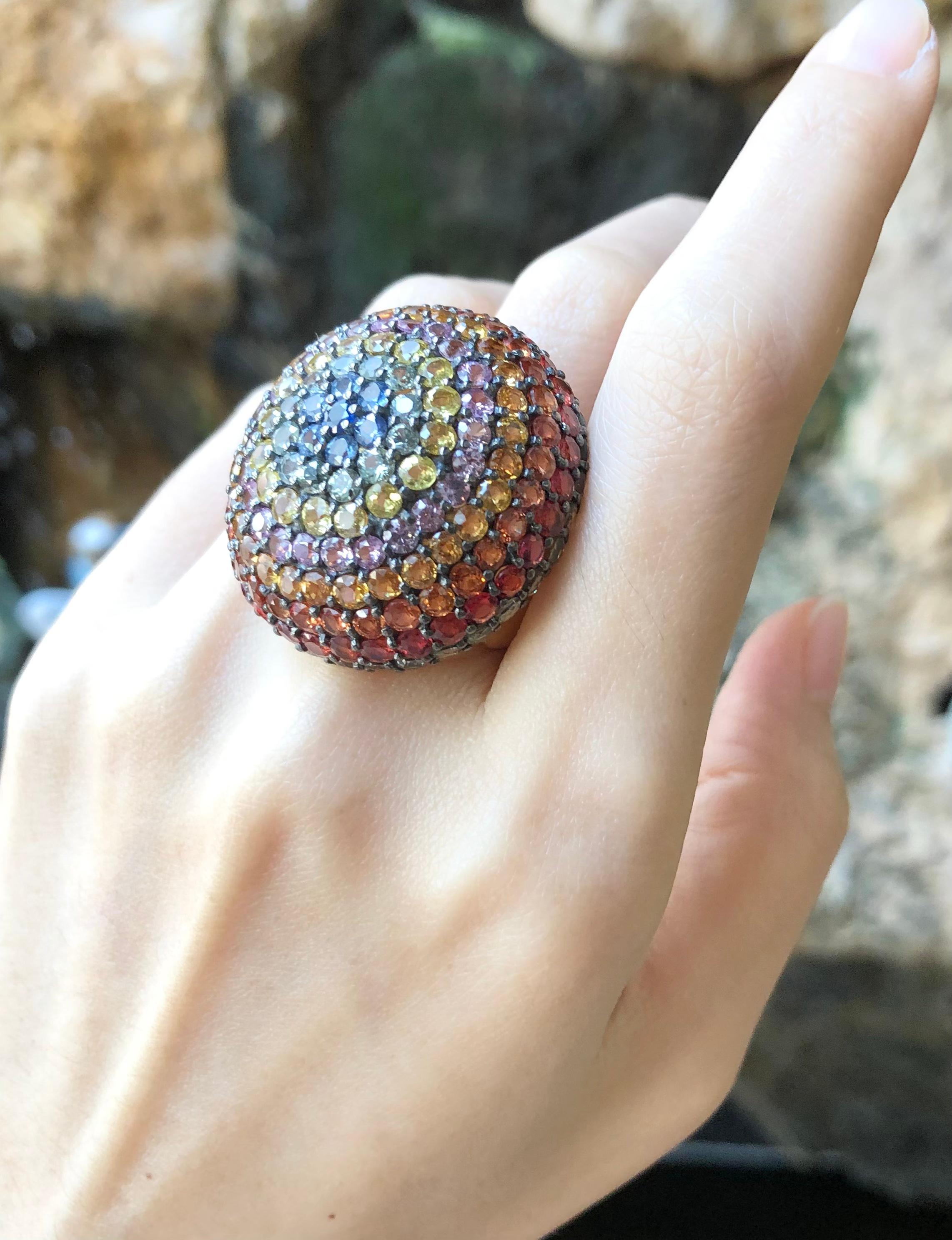 Bague en saphir de couleurs assorties sertie dans des montures en argent en vente 6