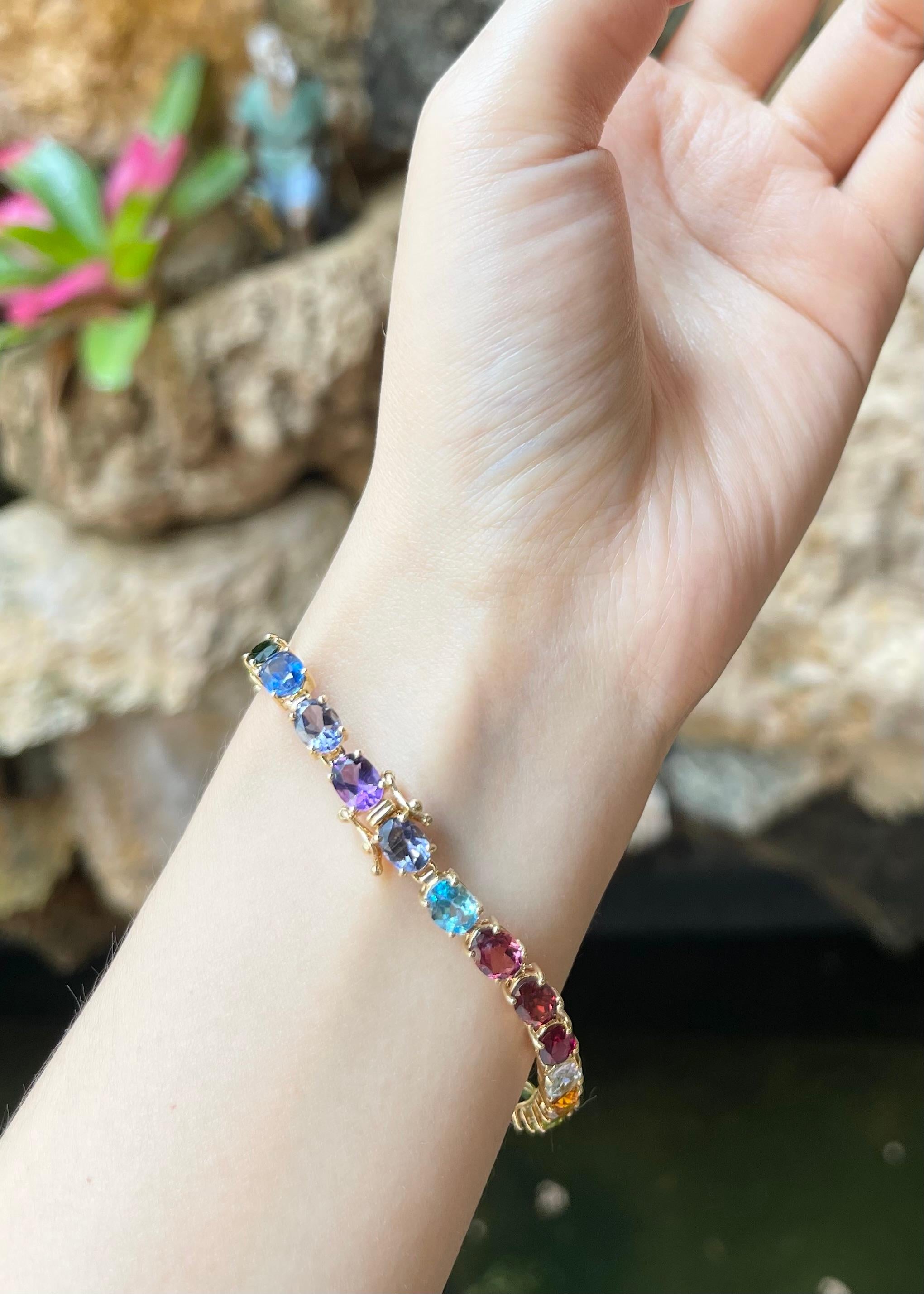 Pulsera de piedras semipreciosas de colores surtidos engastadas en oro de 18 quilates en Nuevo estado para la venta en Bangkok, TH