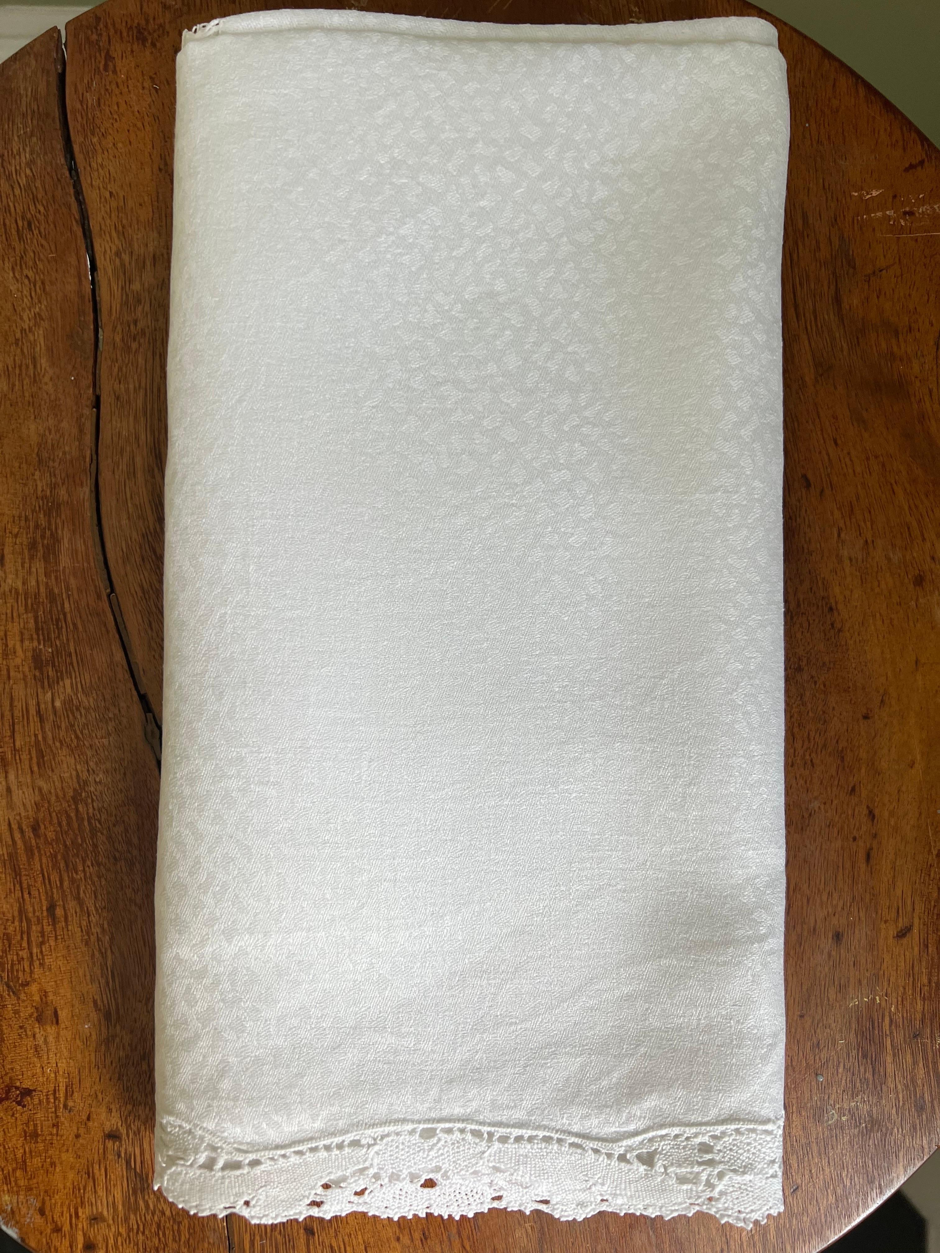 Assorted White Table Napkins For Sale at 1stDibs