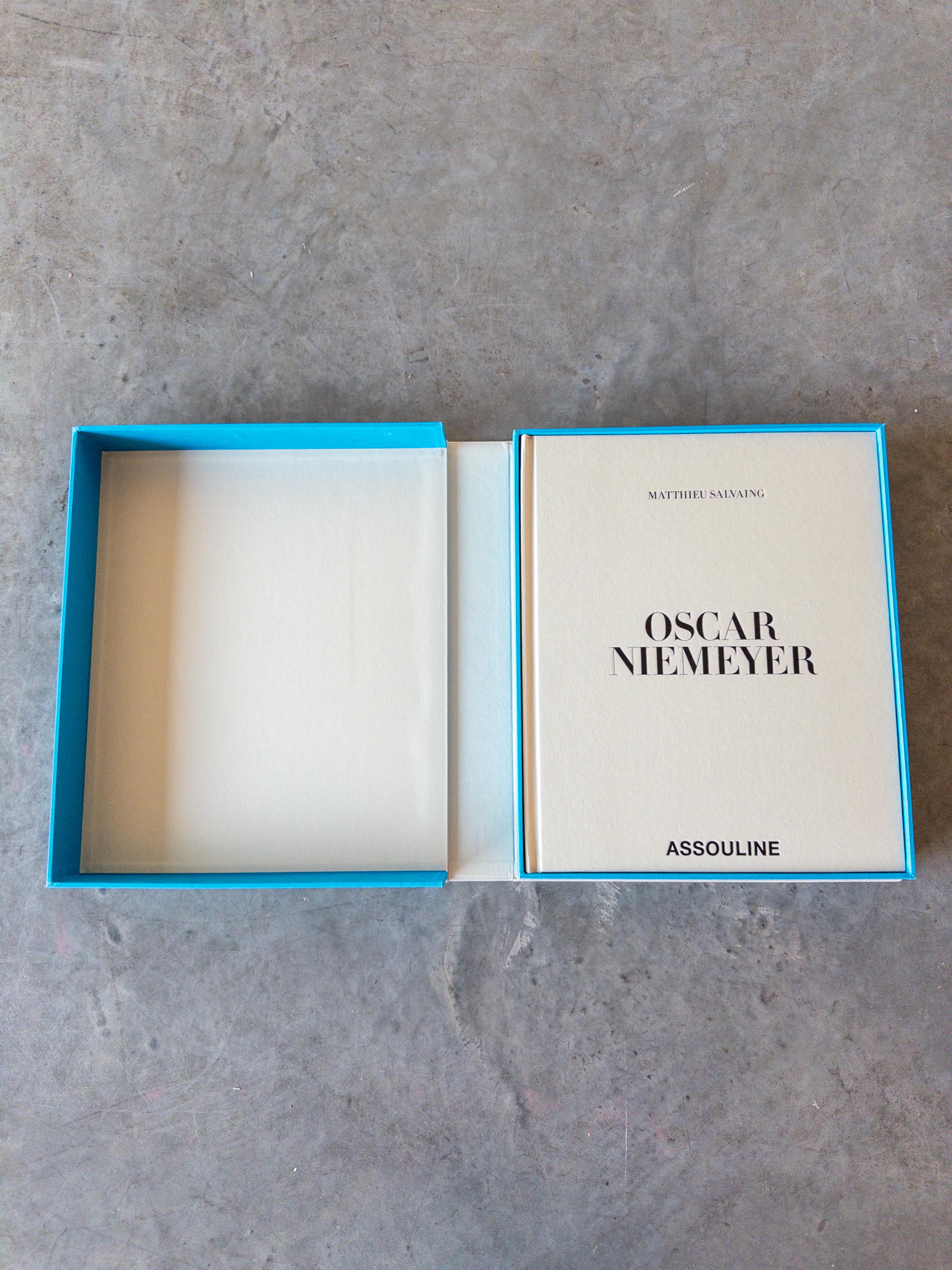 Mid-Century Modern Assouline : Oscar Niemeyer Architecture Coffee Table Book, première édition en vente