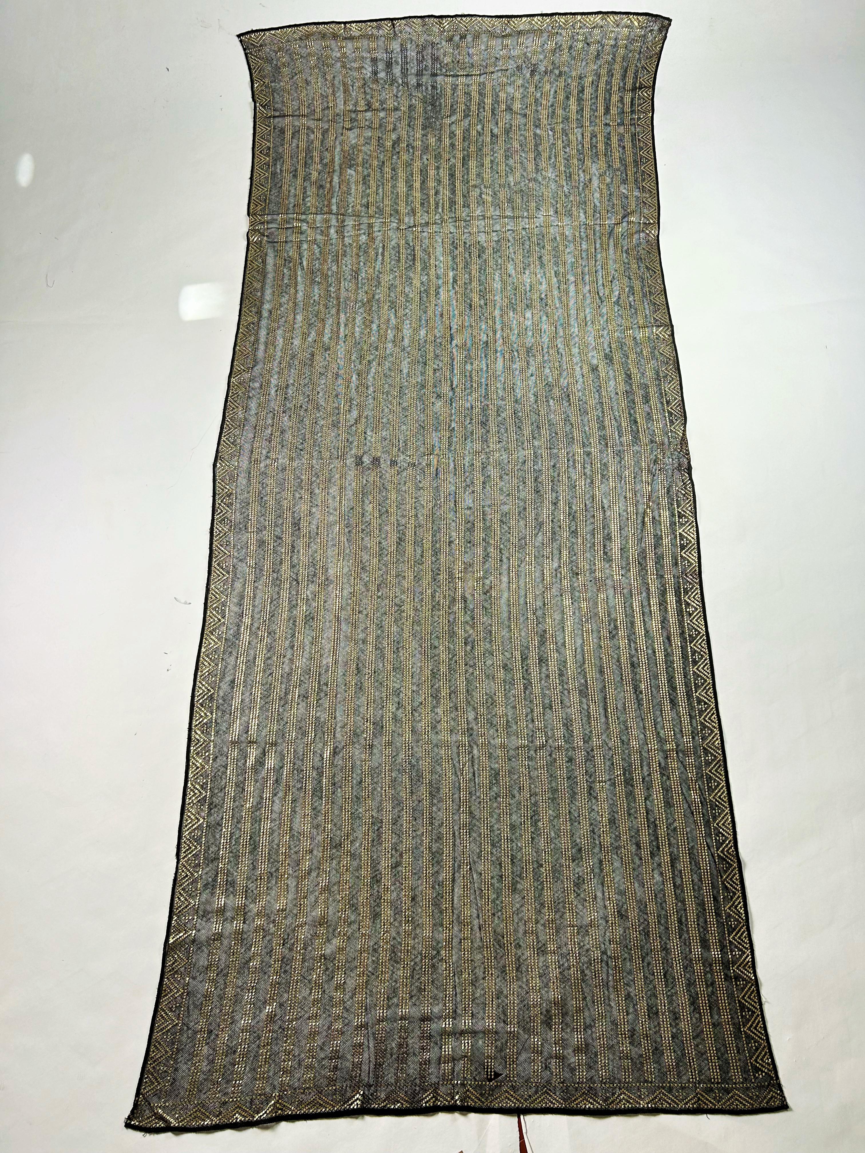 Assuit shawl in cotton voile and gilded metal strips - Egypt Circa 1930-1940 For Sale 11