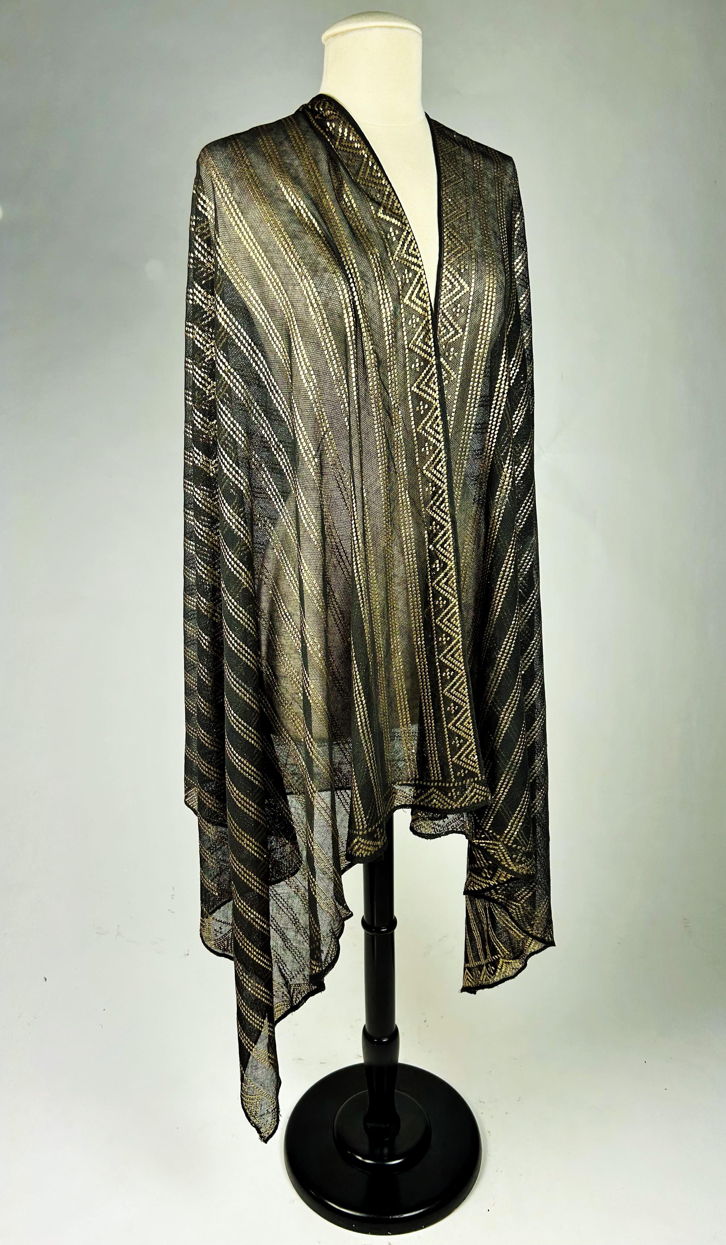 Châle Assuit en voile de coton et bandes de métal doré - Egypte Circa 1930-1940 en vente 2