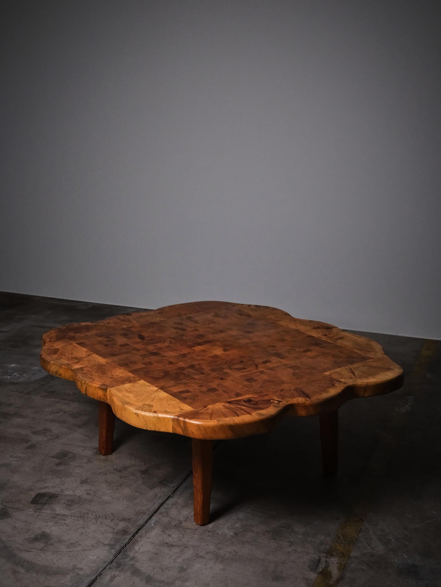 Table basse asymétrique de Stig Sandkvist, Suède, années 1960 en vente 3