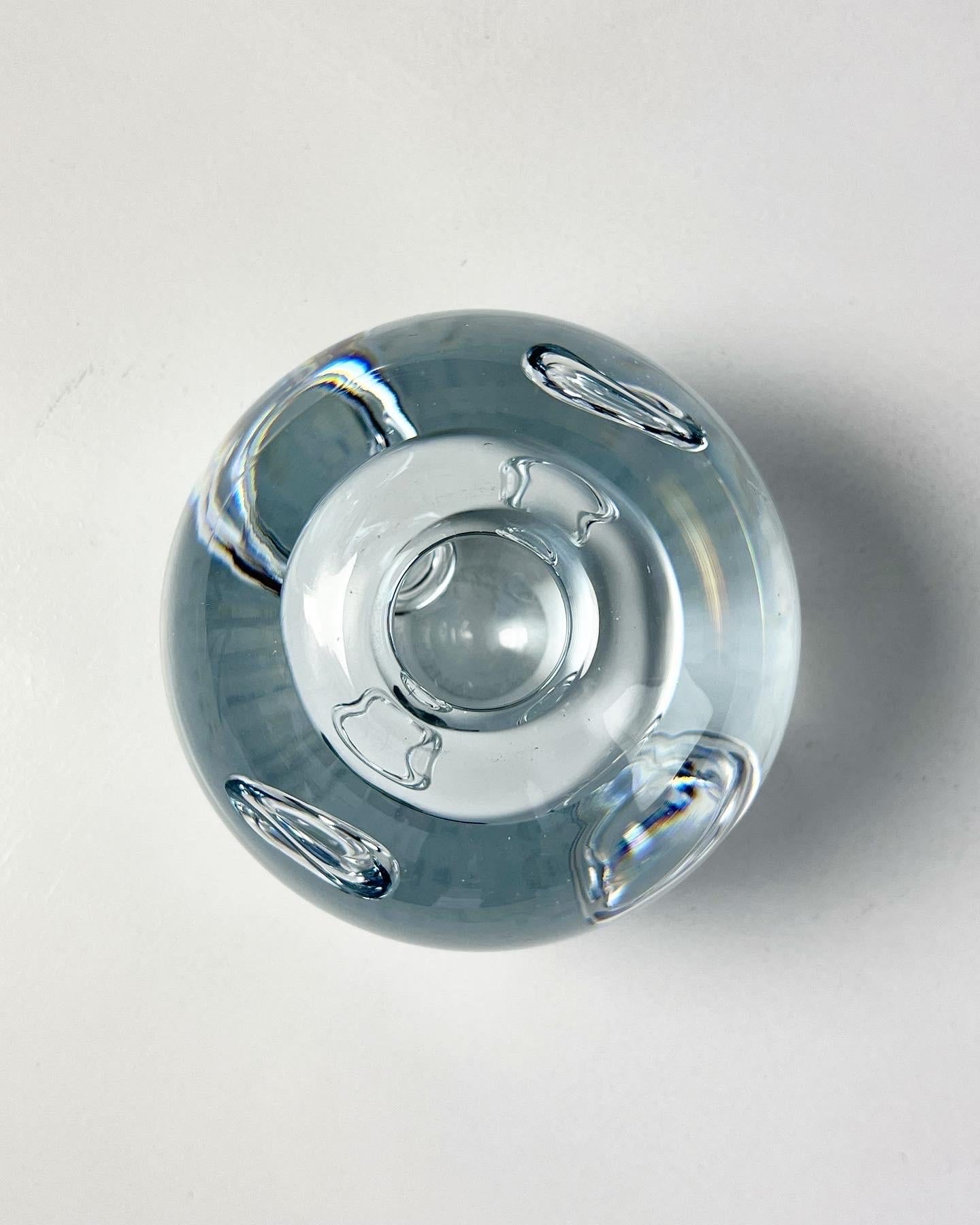 Asta Strmberg Vase boule en cristal bulle Strmbergshyttan Sude, 1960s Bon état - En vente à Basel, BS