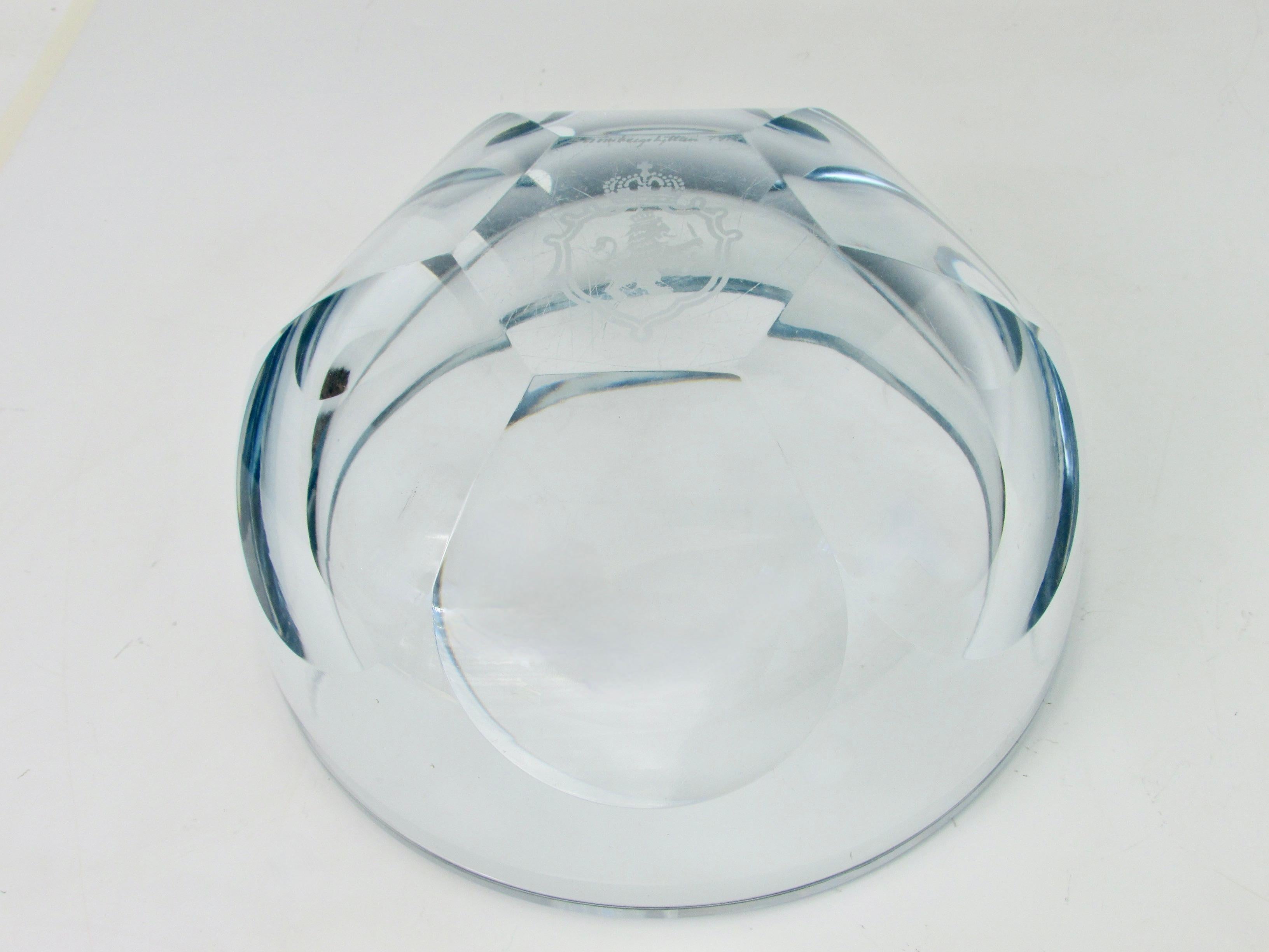 Asta Stromberg para Strombergshyttan cuenco de cristal facetado tintado azul Suecia Cristal en venta