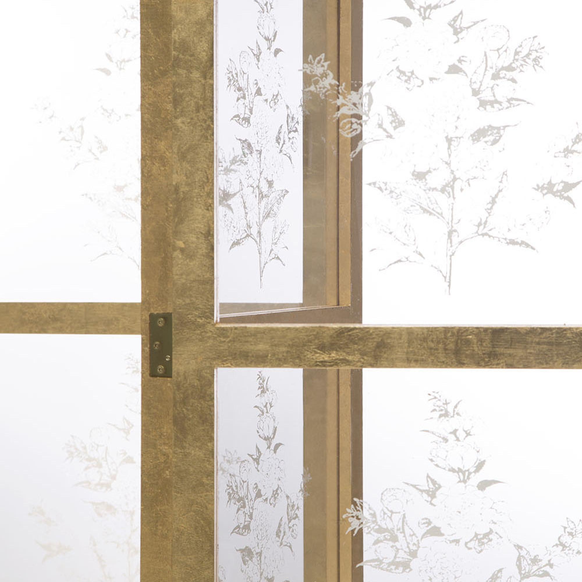 Modern Astaire Room Screen in Gold Leaf & Glass by Innova Luxuxy Group For Sale