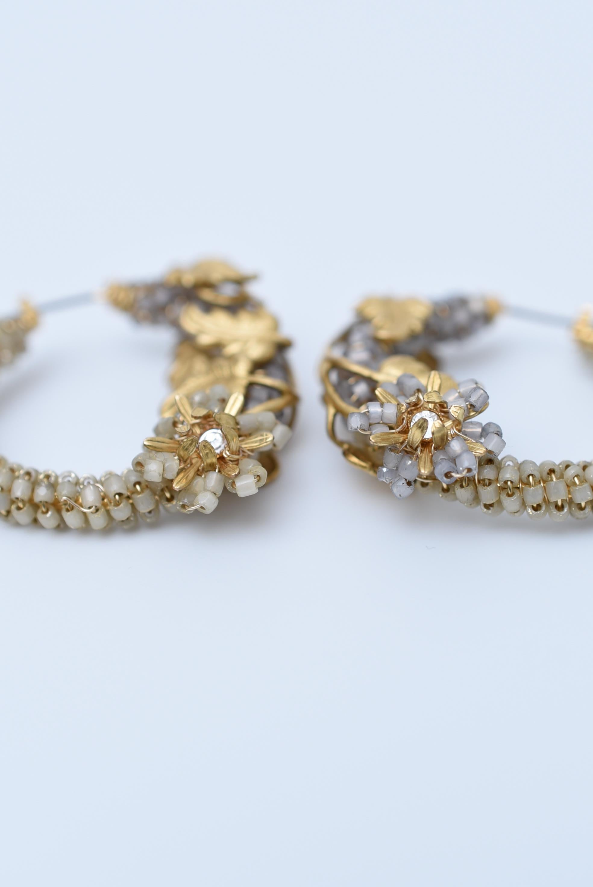 Women's or Men's aster hoop earring / vintage jewelry , vintage beads, vintage earring For Sale