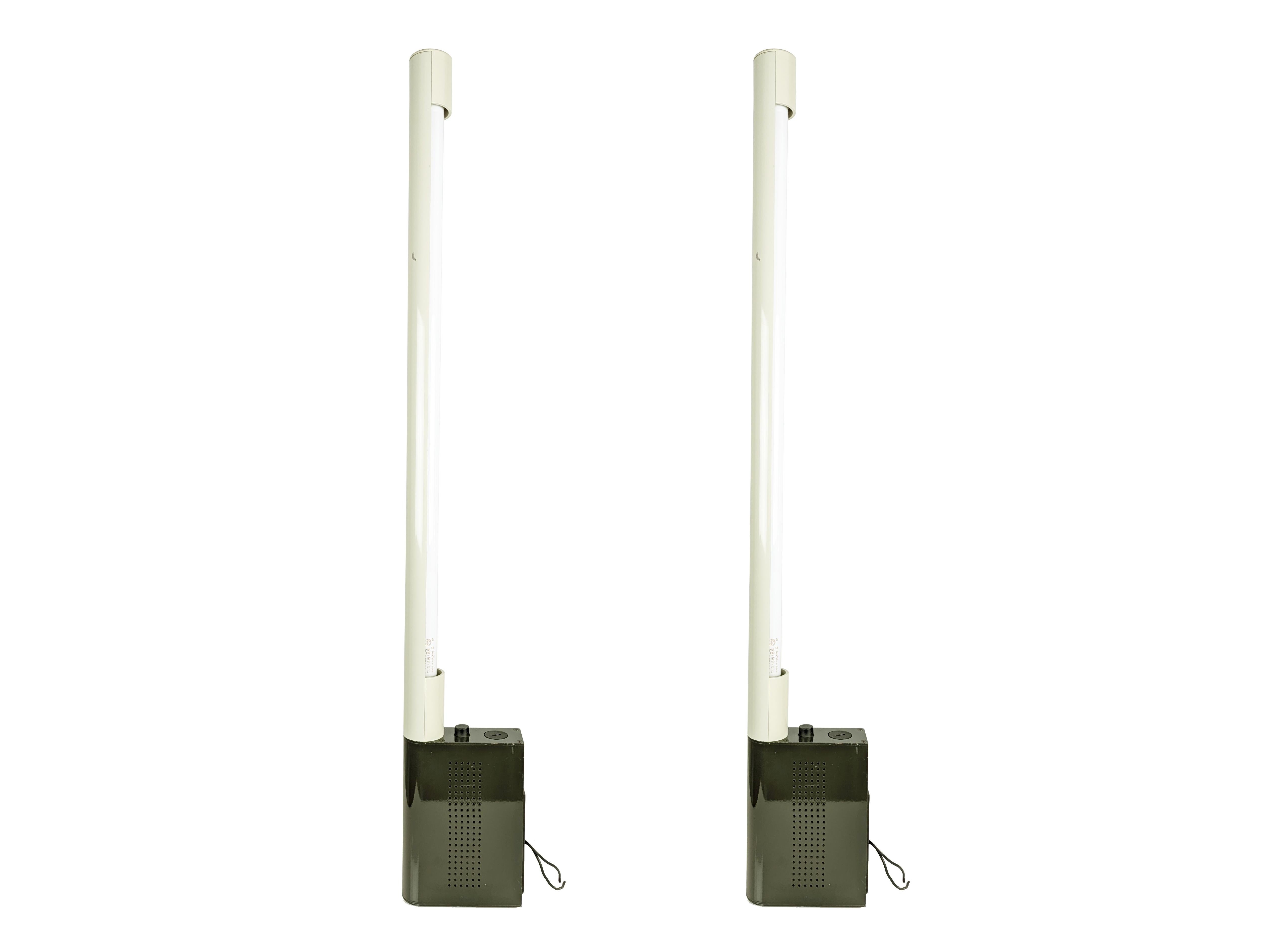 Aster Neon Wall Lamps by Rodolfo Bonettto for Lumi, 1980s, Set of 2 In Good Condition For Sale In Varese, Lombardia