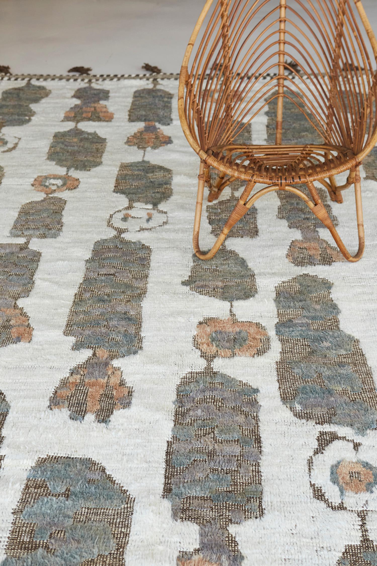 Enrich your room with so much history and sophistication with our Asterales rug. It highlights the story and symbols on the entire rug which these strong details brighten up the mood. This collection, 'Kust' also meaning 'coast' was consciously
