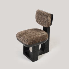Silla de comedor Asthila de madera maciza de fresno lacada, de Pendhapa
