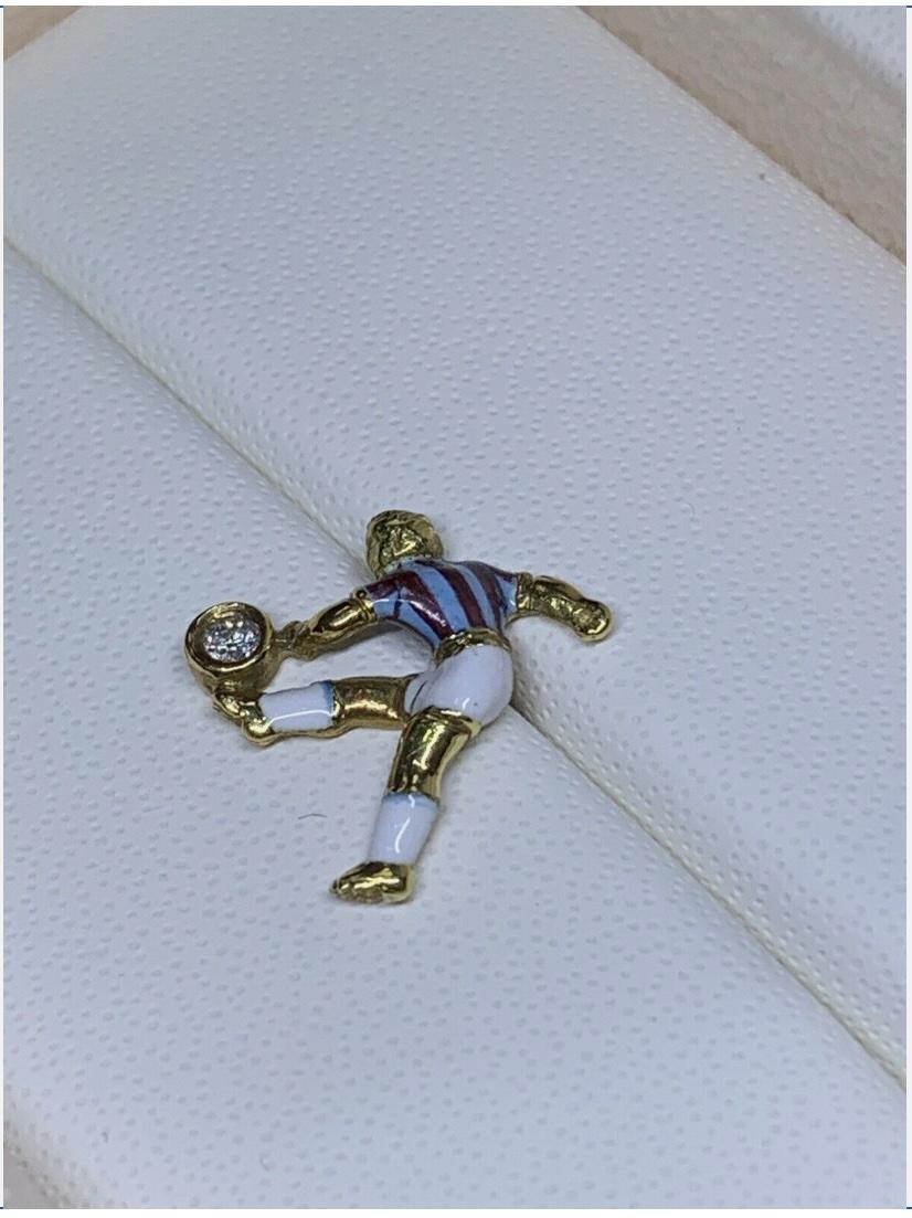 Aston Villa Football Club Pin Badge Diamant in 18 Karat Gelbgold im Zustand „Neu“ in London, GB