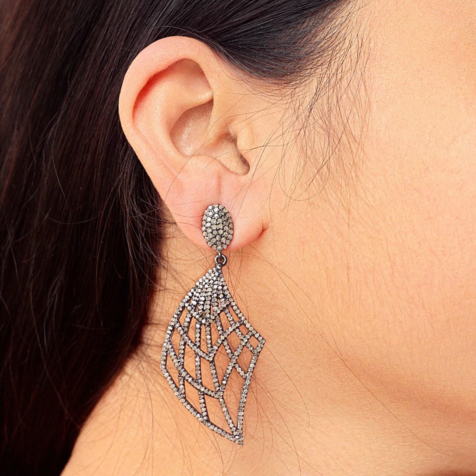Astonishing 925 Sterling Silver Natural Diamond Earrings 1 Pair Earring Gift .


Price listed for pair  of Earrings 

Gemstone: Diamond
Location: Earlobe
Closure: Screw back
Length: 59 Millimetres
Width: 25 Millimetres

A P P R O X T I M E

All