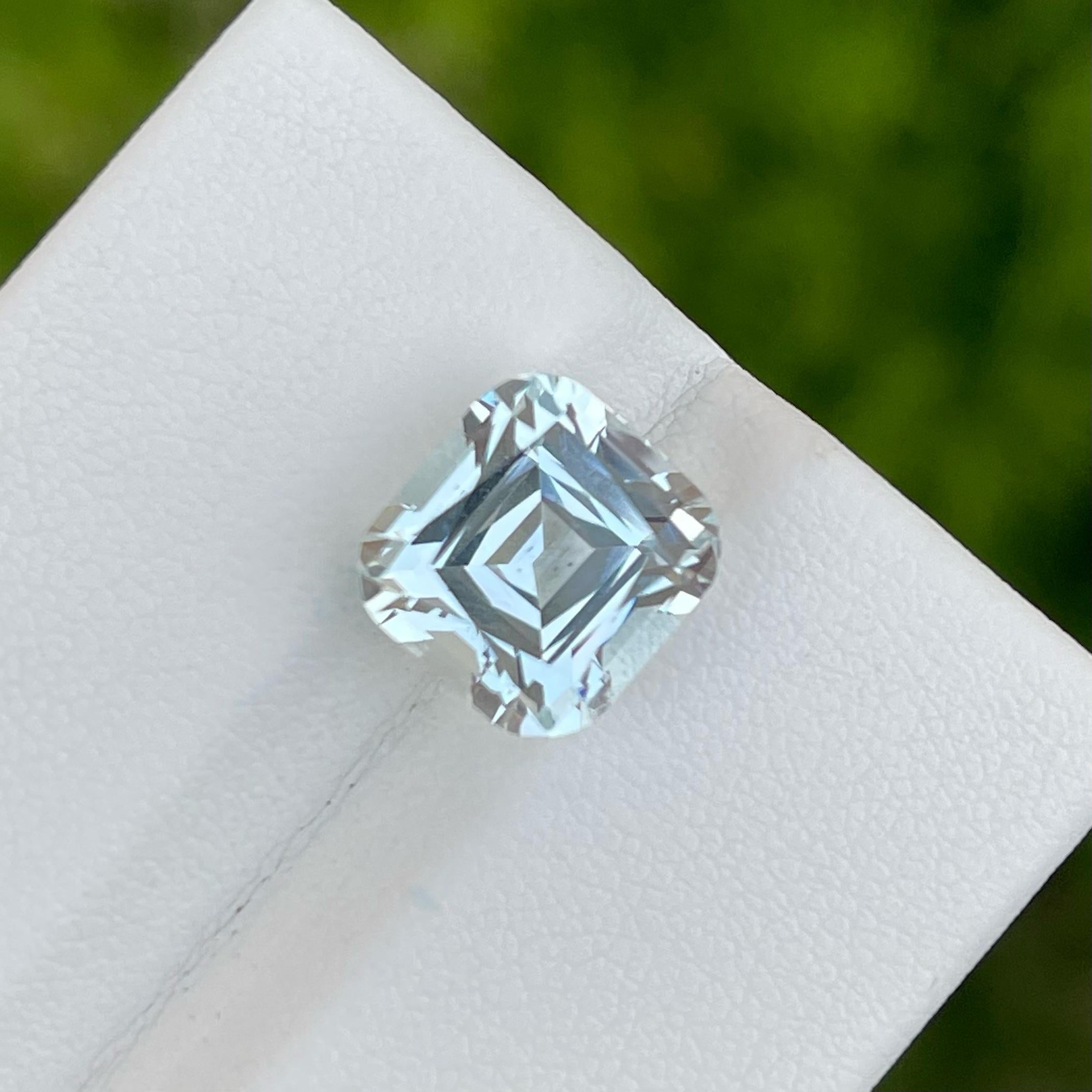 Astonishing Aquamarine Gemstone 6.95 carats Cushion Cut Loose Gem from Pakistan In New Condition For Sale In Bangkok, TH
