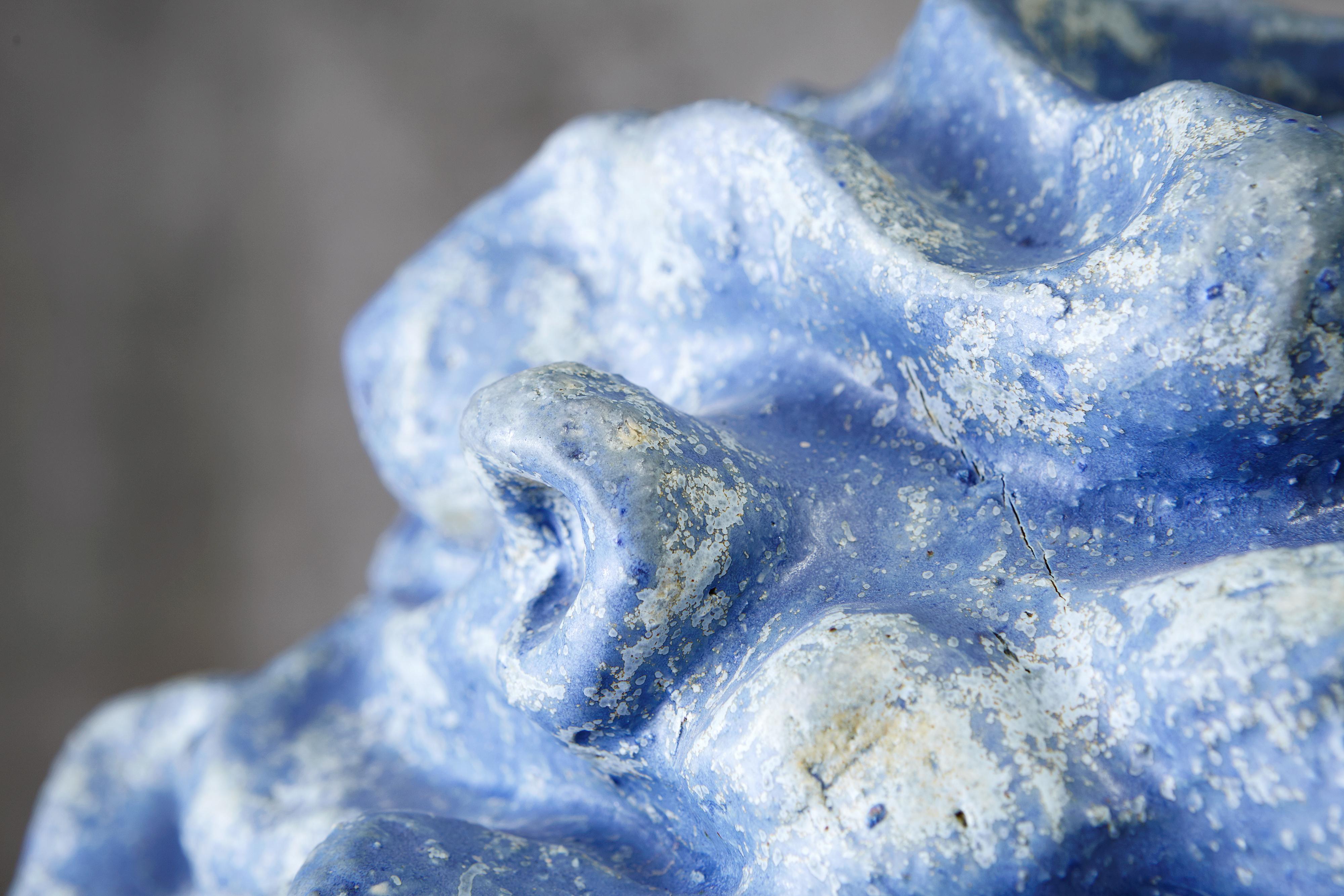 Astonishing Blue Ceramic Earth Sculpture (Laura Malpique, 1993) In Excellent Condition For Sale In AMSTERDAM, NL