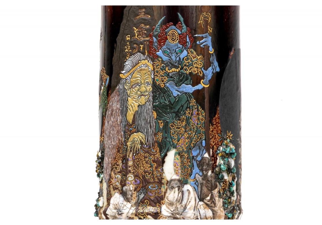 Erstaunliches Paar japanischer glasierter Krüge mit mythologischen Szenen als Tischlampen (Meiji-Periode) im Angebot