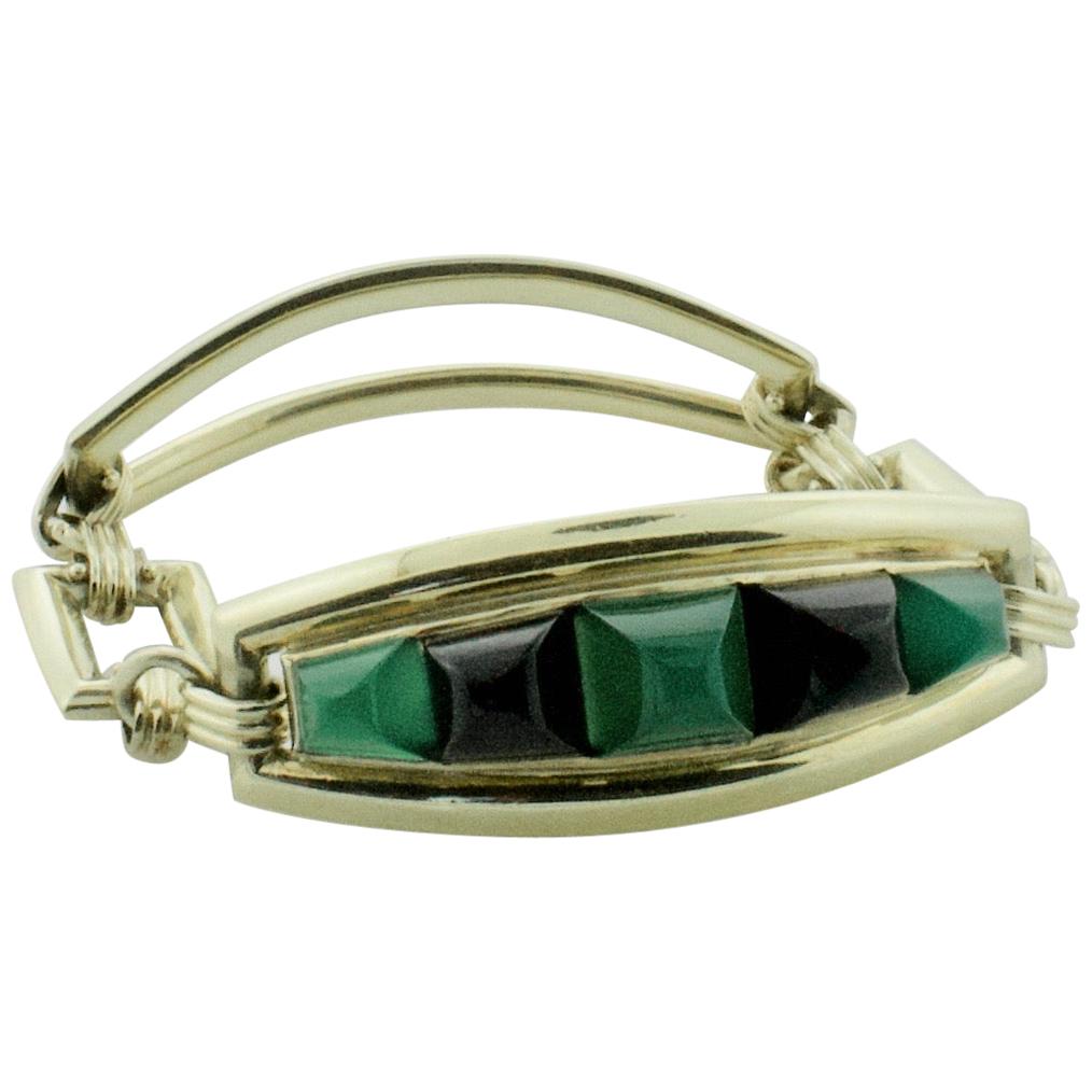 Astounding Chrysophrase and Onyx circa 1940s Bracelet in Yellow Gold