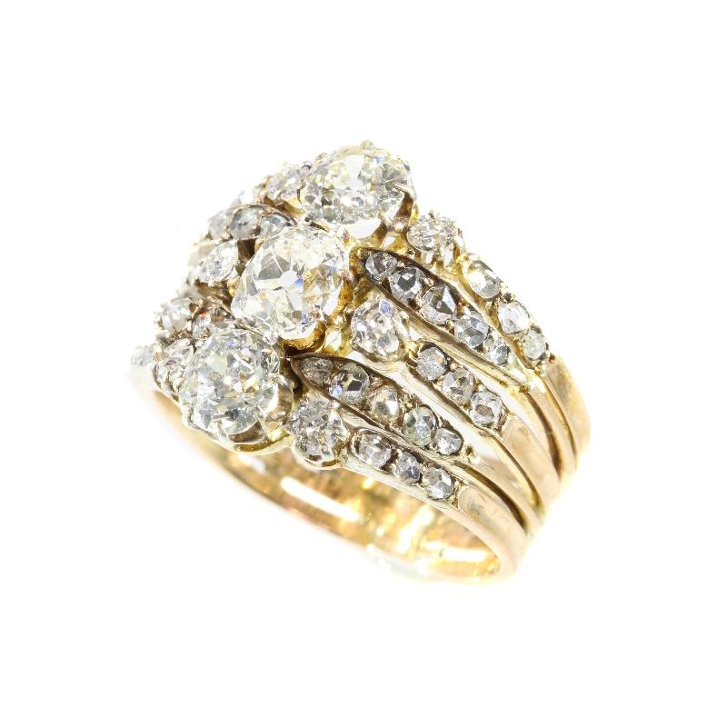 Astounding Victorian Diamond Ring with a Total Diamond Weight of 2.70 Carat In Excellent Condition In Antwerp, BE