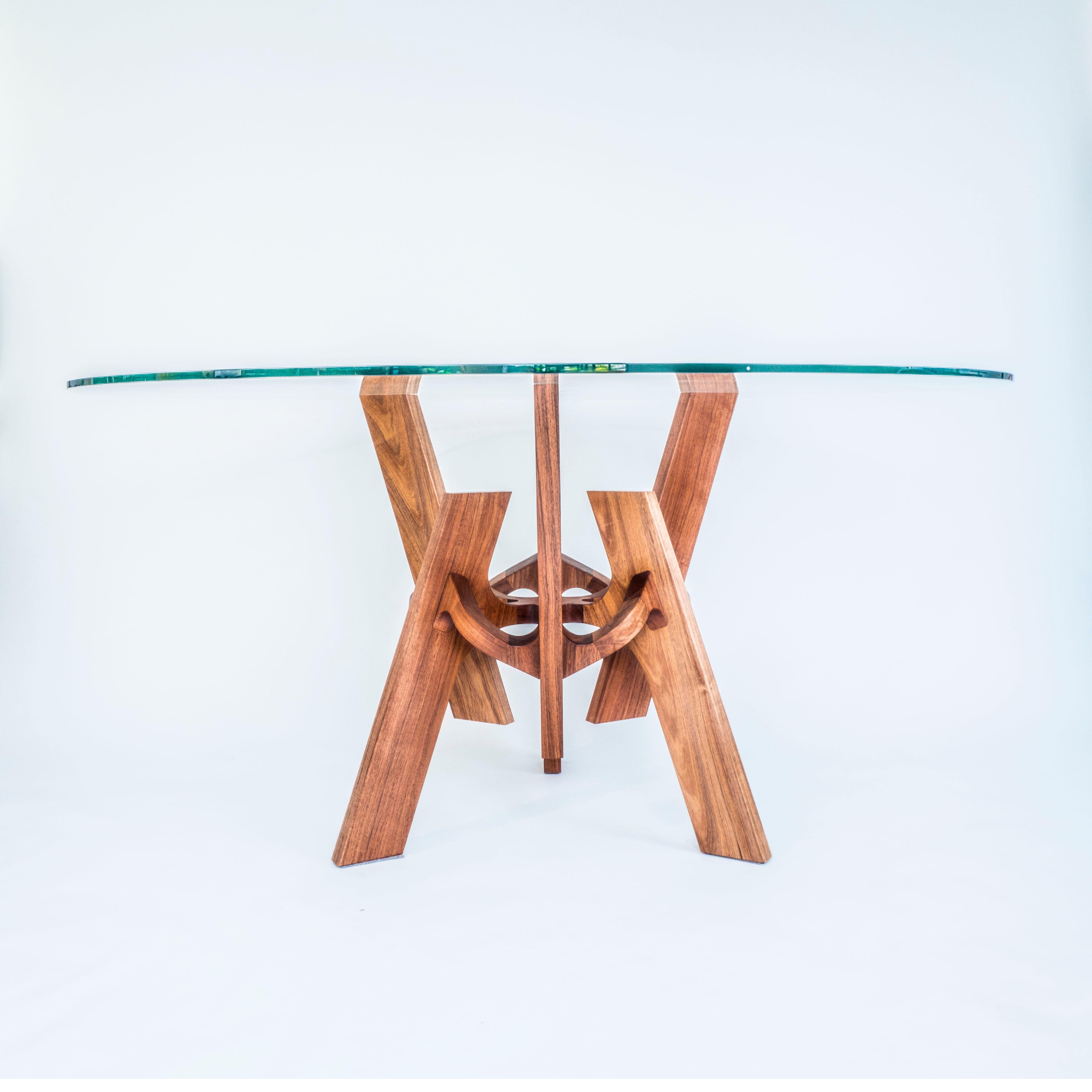 Astra, table centrale sculpturale géométrique en bois massif de Pedro Cerisola en vente 12