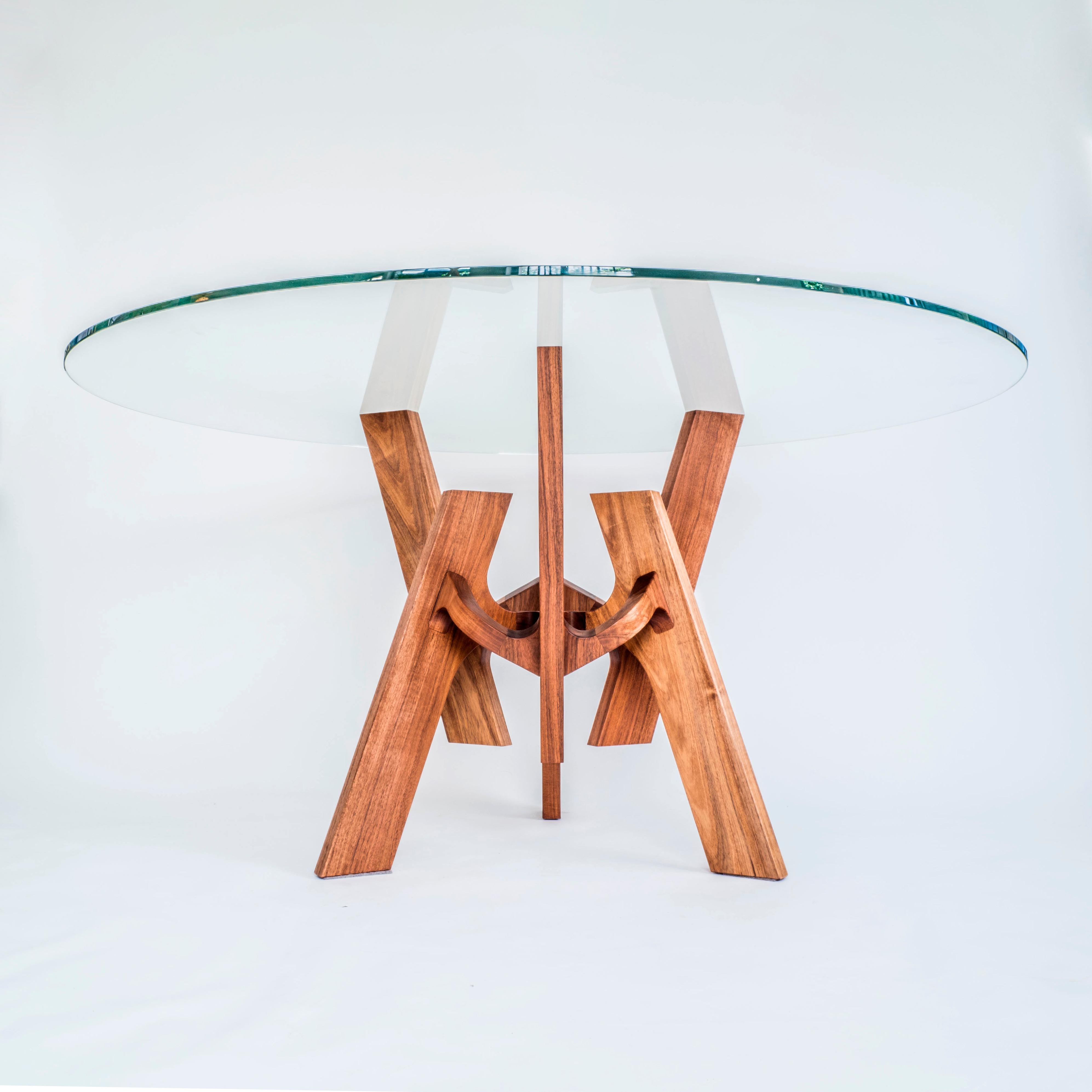 Astra, table centrale sculpturale géométrique en bois massif de Pedro Cerisola en vente 13