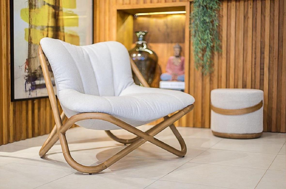 Astral Brasilianischer zeitgenössischer Sessel aus Holz und Stoff von Lattoog im Angebot 1