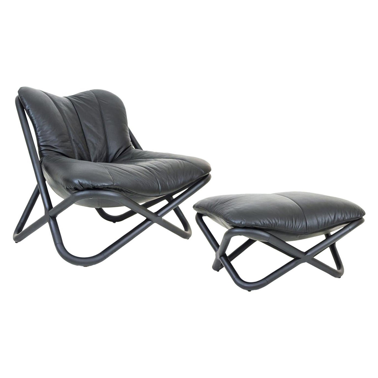 Fauteuil et pouf contemporains brésiliens en bois et cuir Astral de Lattoog