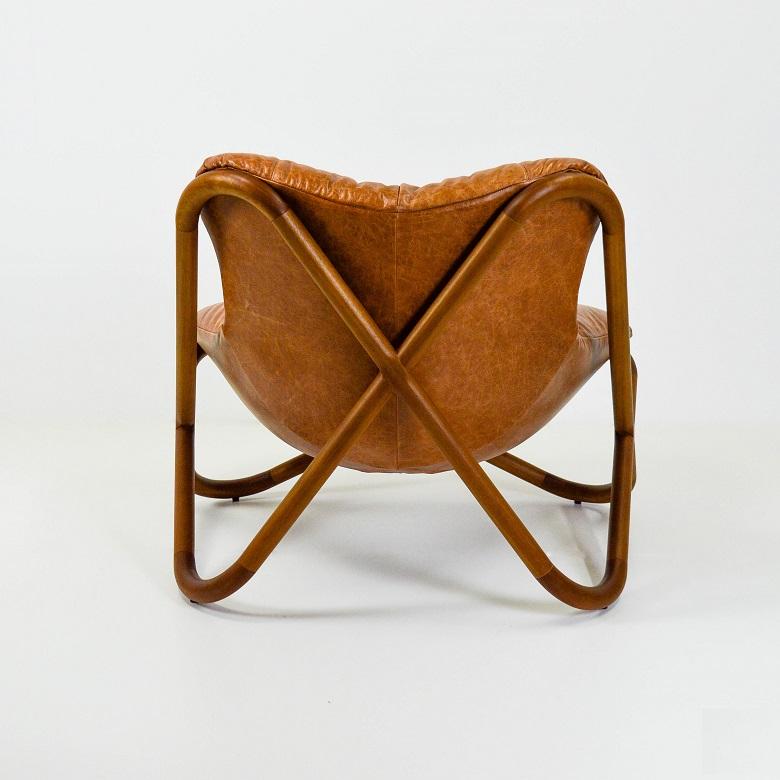 Astral Brasilianischer zeitgenössischer Sessel aus Holz und Leder von Lattoog (21. Jahrhundert und zeitgenössisch) im Angebot