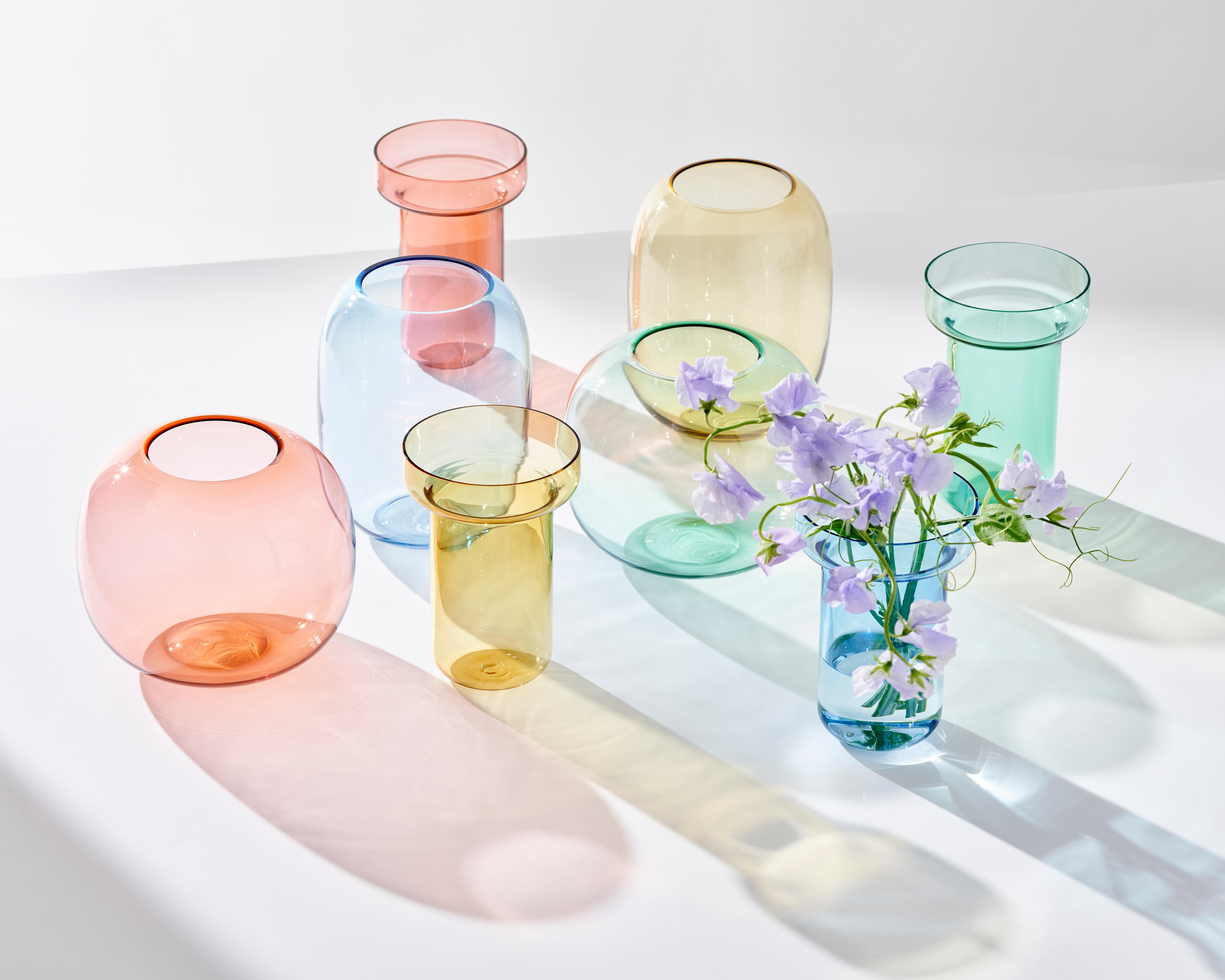 XXI secolo e contemporaneo Vaso Astral - Vaso in vetro fatto a mano in due pezzi disponibile in diversi colori in vendita
