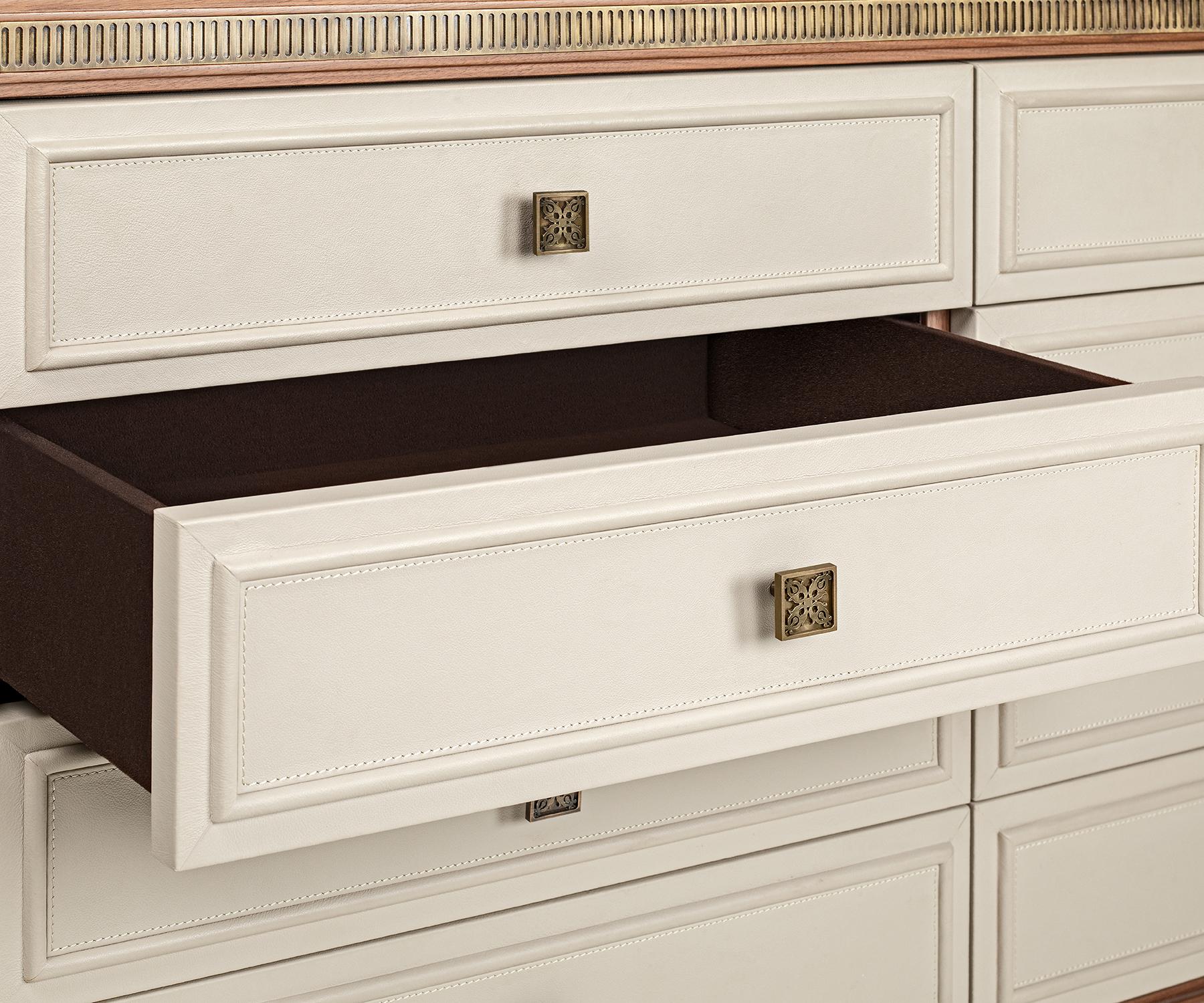 Astrelli Konsolenschrank (Rokoko) im Angebot