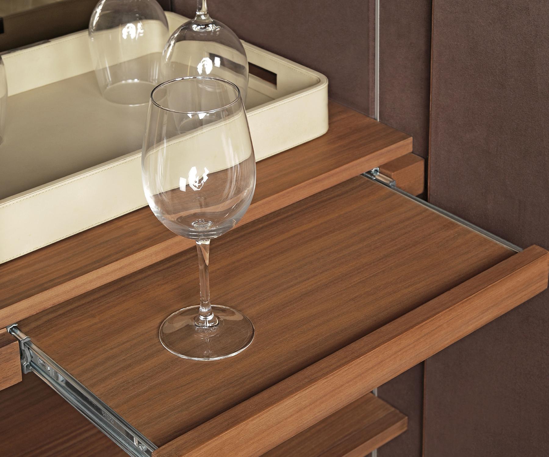 Astrelli Getränkeschrank (Indisch) im Angebot