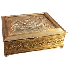 Antigua Caja de Mesa Austriaca de Bronce Dorado Circa 1900