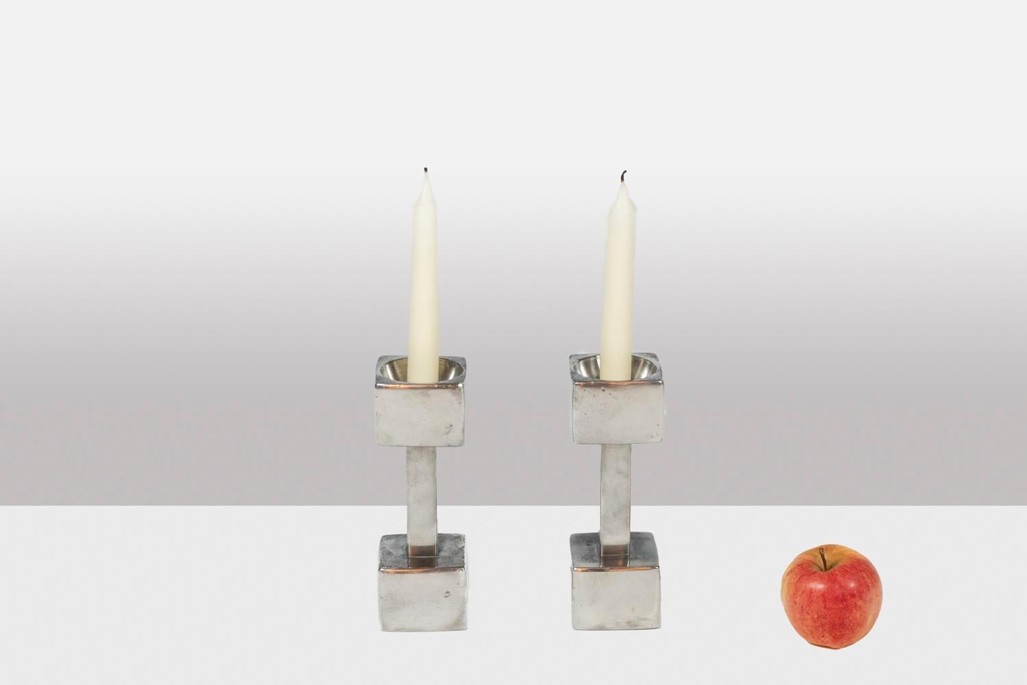 Astrid Fog für Just Denmark. Ein Paar Kerzenständer. 1960er-Jahre. im Zustand „Hervorragend“ im Angebot in Saint-Ouen, FR