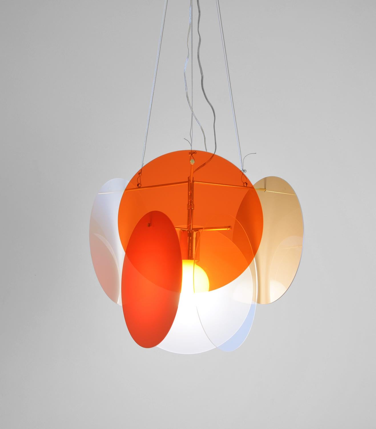 Brushed Brazilian contemporary pendant lamp in acrylic & brass For Sale