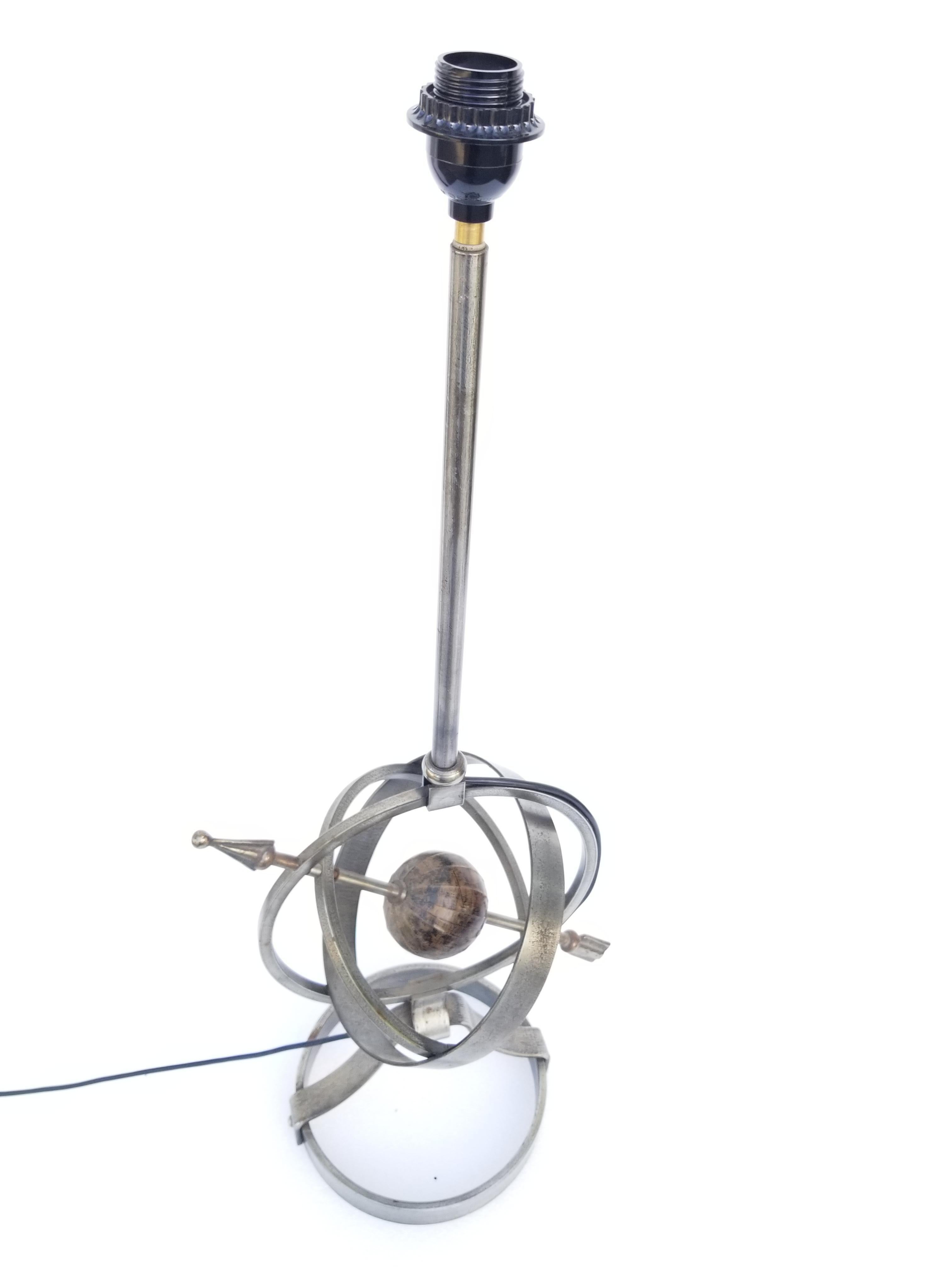 Astrolabe Tischlampe im Stil von Jacques Adnet im Angebot 3