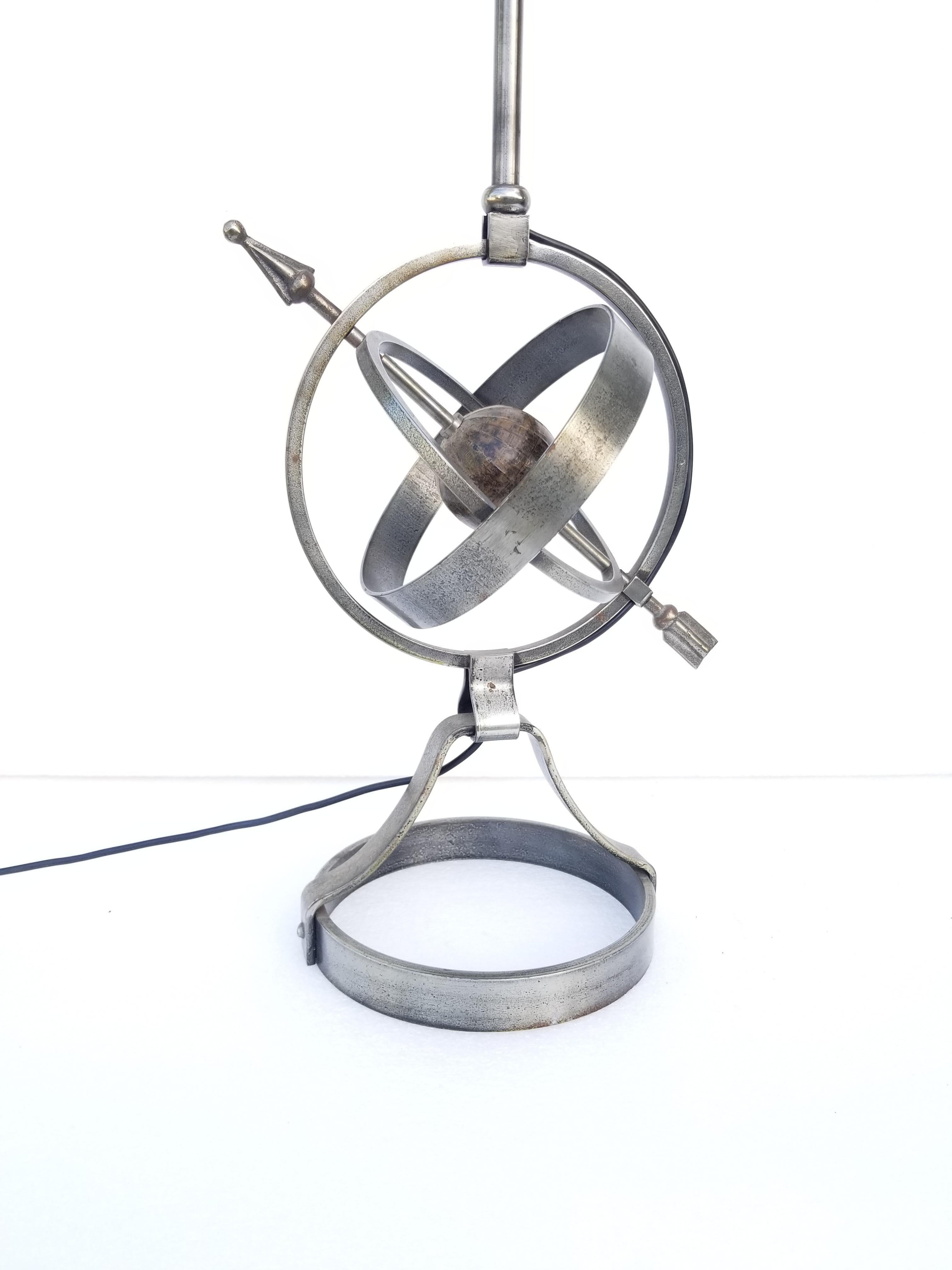 Astrolabe Tischlampe im Stil von Jacques Adnet im Angebot 2