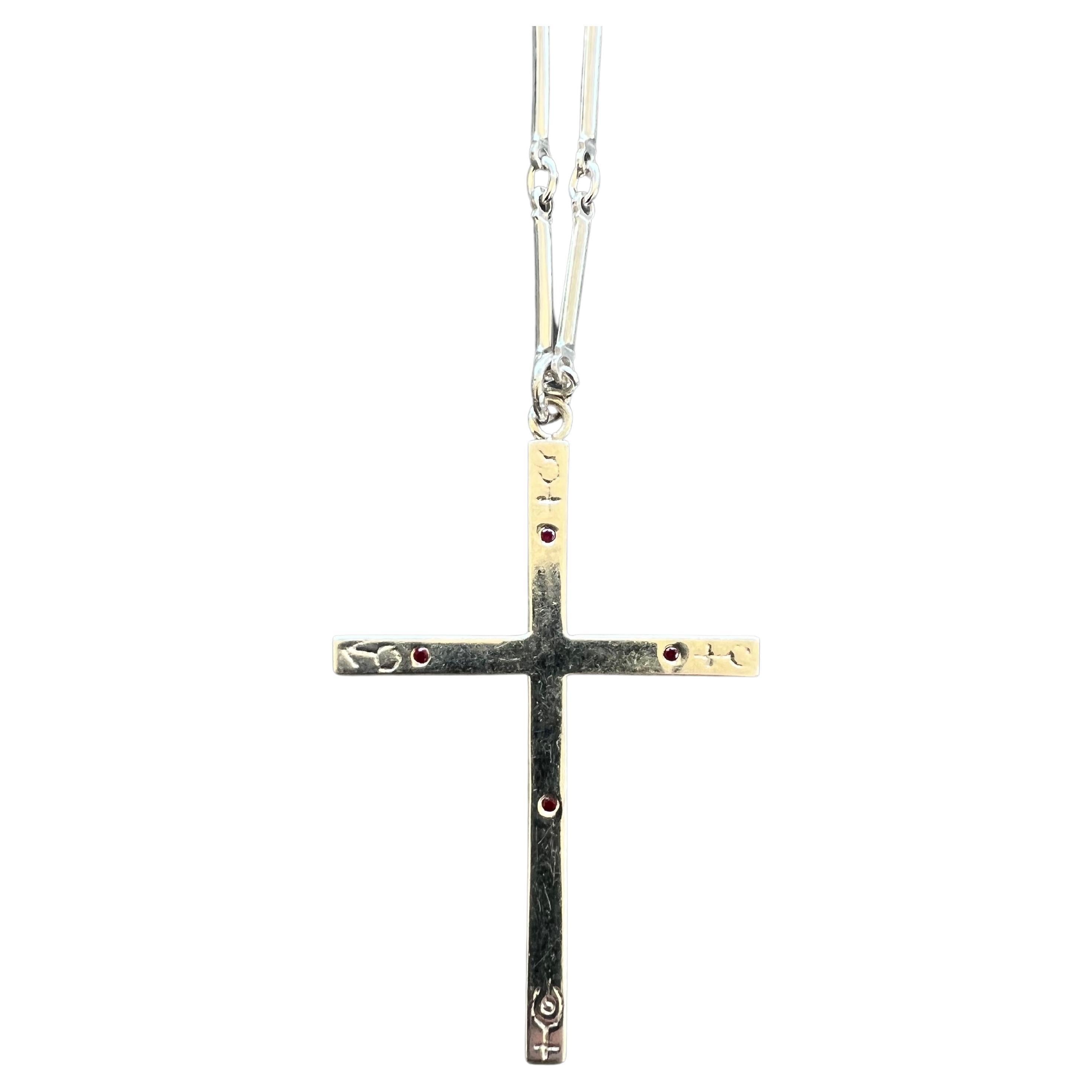 Contemporain Collier croix en argent sterling avec symboles de l'horlogerie et de la Vénus en Pluto et Mercure en vente